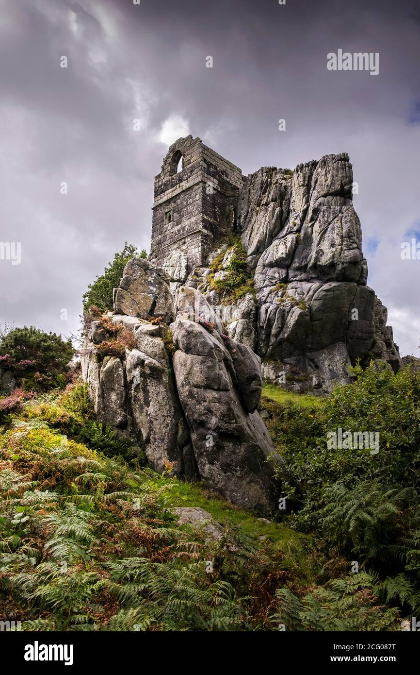 Die Ruinen der stimmungsvollen Roche Rock Hermitage aus dem 15. Jahrhundert in Cornwall. Stockfoto