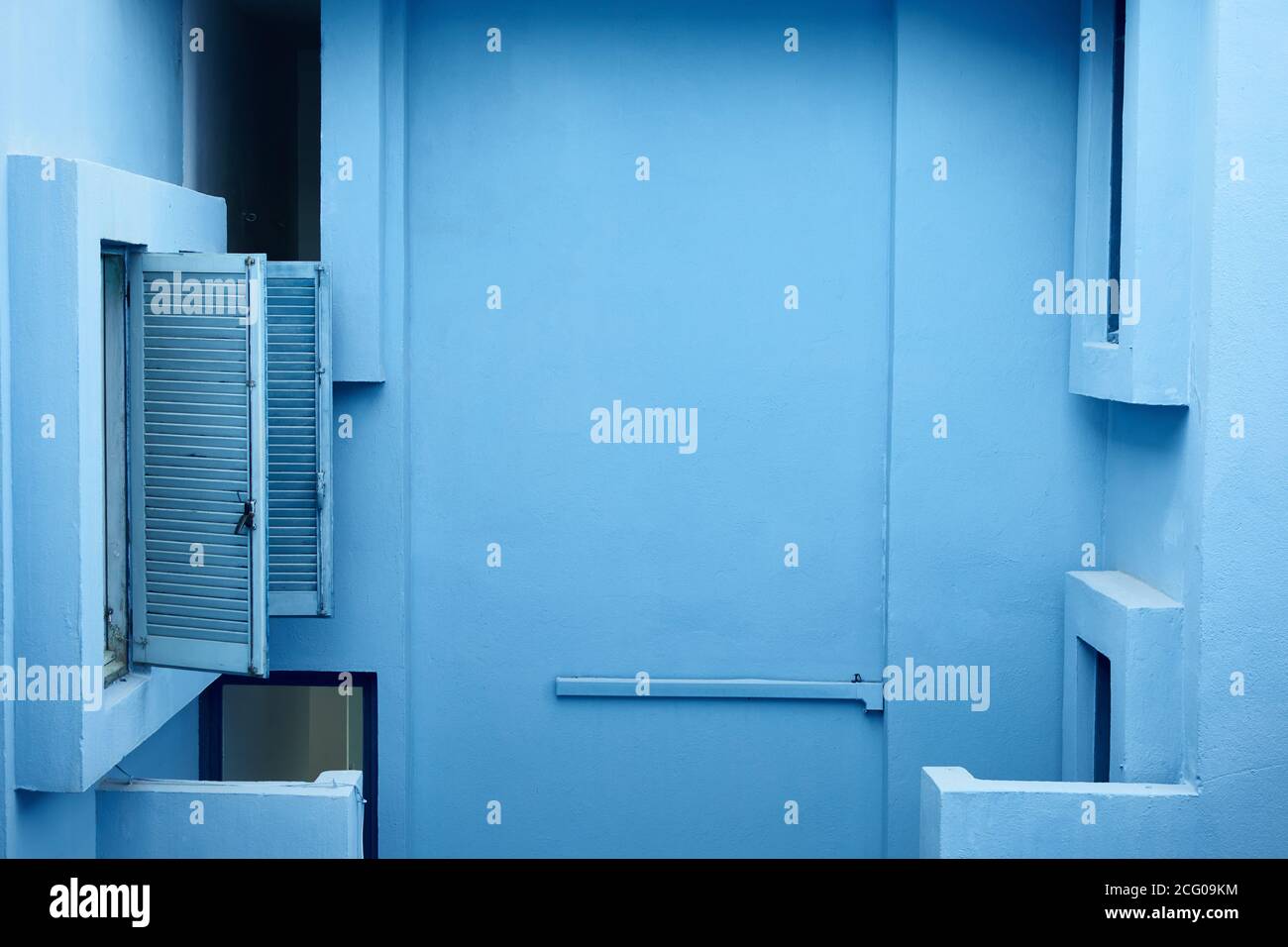 Blaues Gebäude in der 'Muralla Roja' in Calpe, Spanien Stockfoto