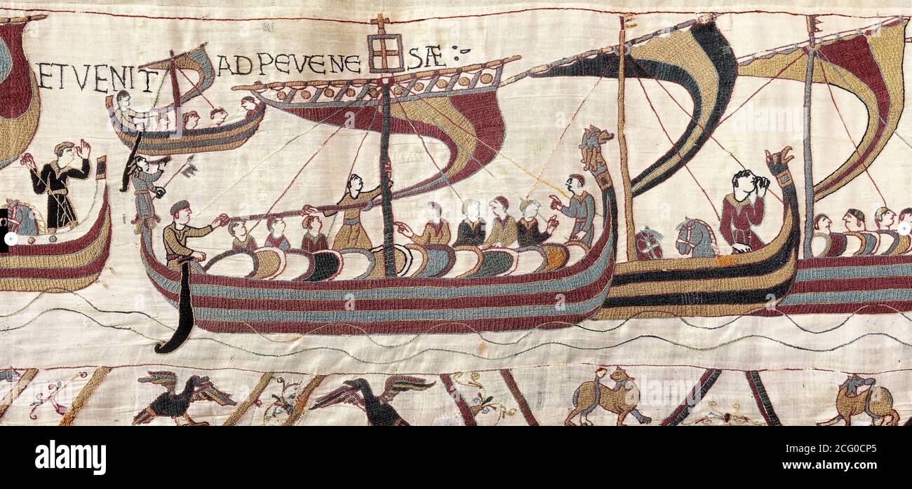 Detail aus dem Wandteppich von Bayeux. Die Szene zeigt die Flotte von Duke William, die nach England segelt. Das Schiff in der Mitte ist vermutlich Wilhelms Schiff, die Mora. Stockfoto
