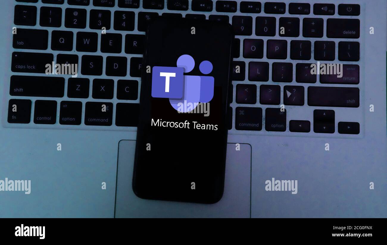 Microsoft Teams ist eine einheitliche Kommunikations- und Collaboration-Plattform, die persistenten Chat am Arbeitsplatz und Video-Meetings in New York, USA, kombiniert. S Stockfoto