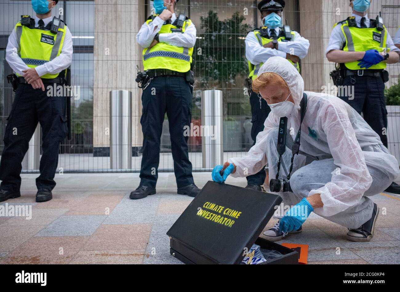 London, Großbritannien. September 2020. Der Protest wird von den Slicks, Rebellen in schwarz, als sie durch London in Richtung parliament Square marschiert - Aussterben verbunden Stockfoto