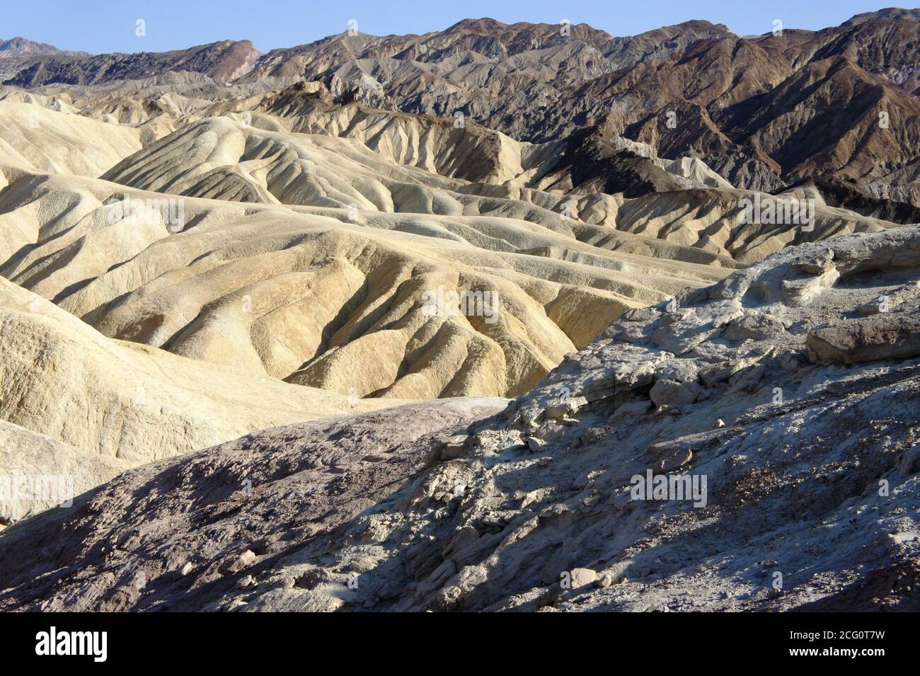 Death Valley ist ein Wüstental in der nördlichen Mojave-Wüste. Death Valley National Park. Ruhige Wüste, tolle geologische Formationen, Sanddünen Stockfoto