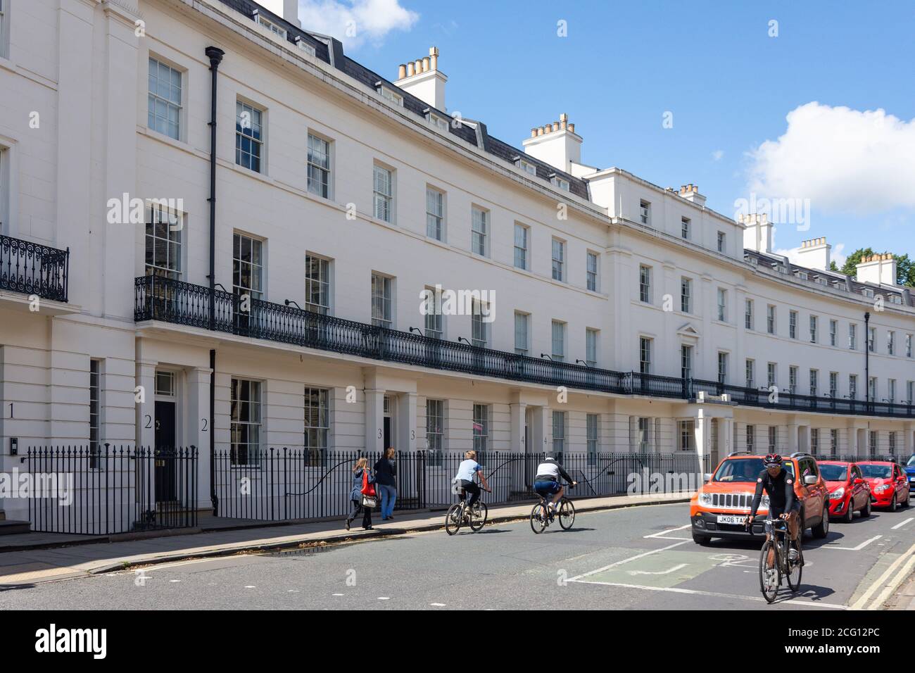 Neoklassizistische Reihenhäuser, St Leonard's Place, York, North Yorkshire, England, Vereinigtes Königreich Stockfoto