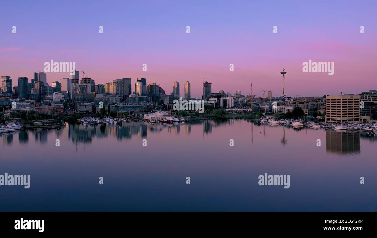 Aerial Seattle Dawn City Reflection Space Needle Stockfoto