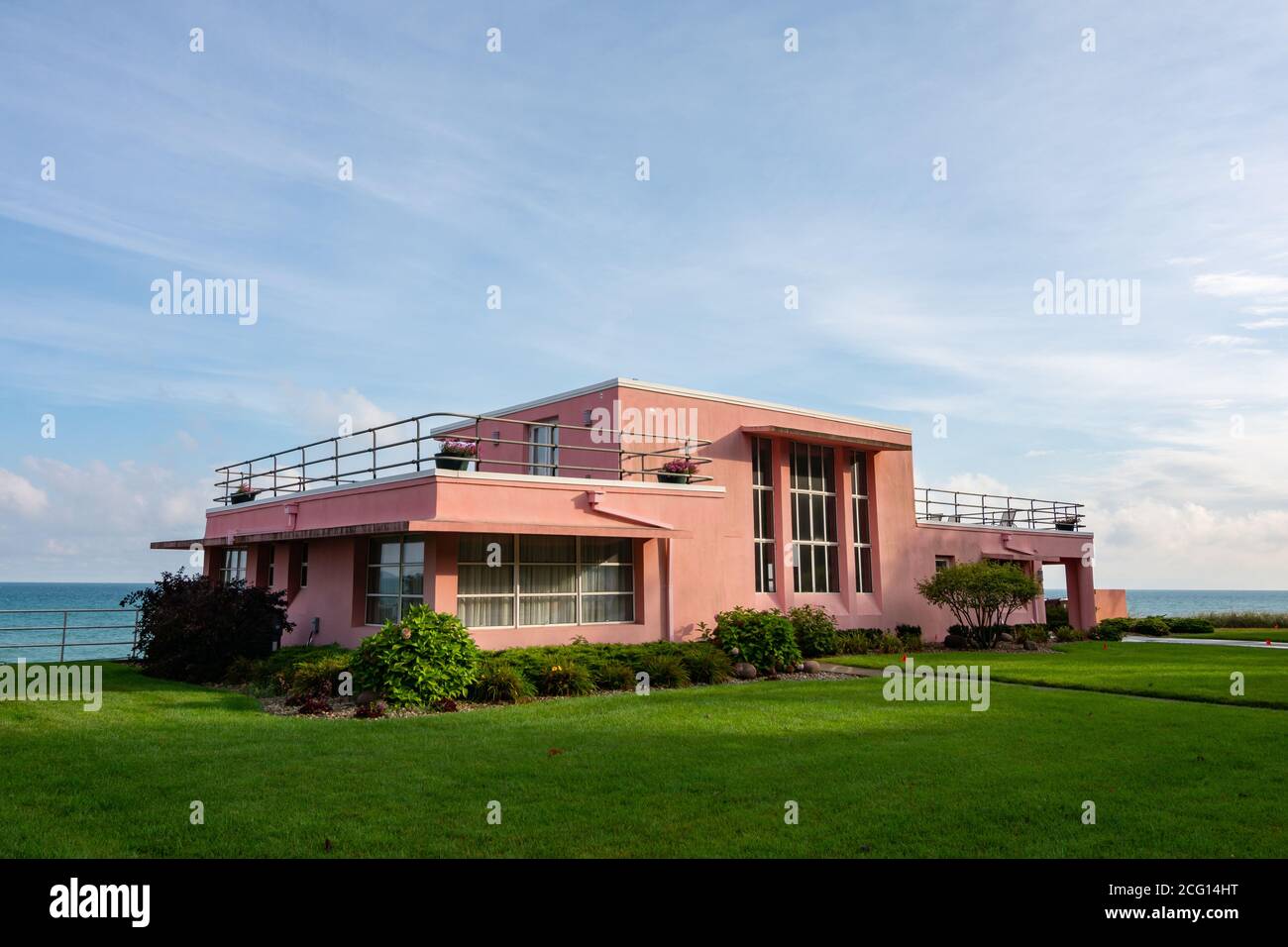 Beverly Shores, Indiana / USA - 2. September 2020: Historisches 1933 Chicago World's Fair Century of Progress Home an einem wunderschönen Sommermorgen Stockfoto