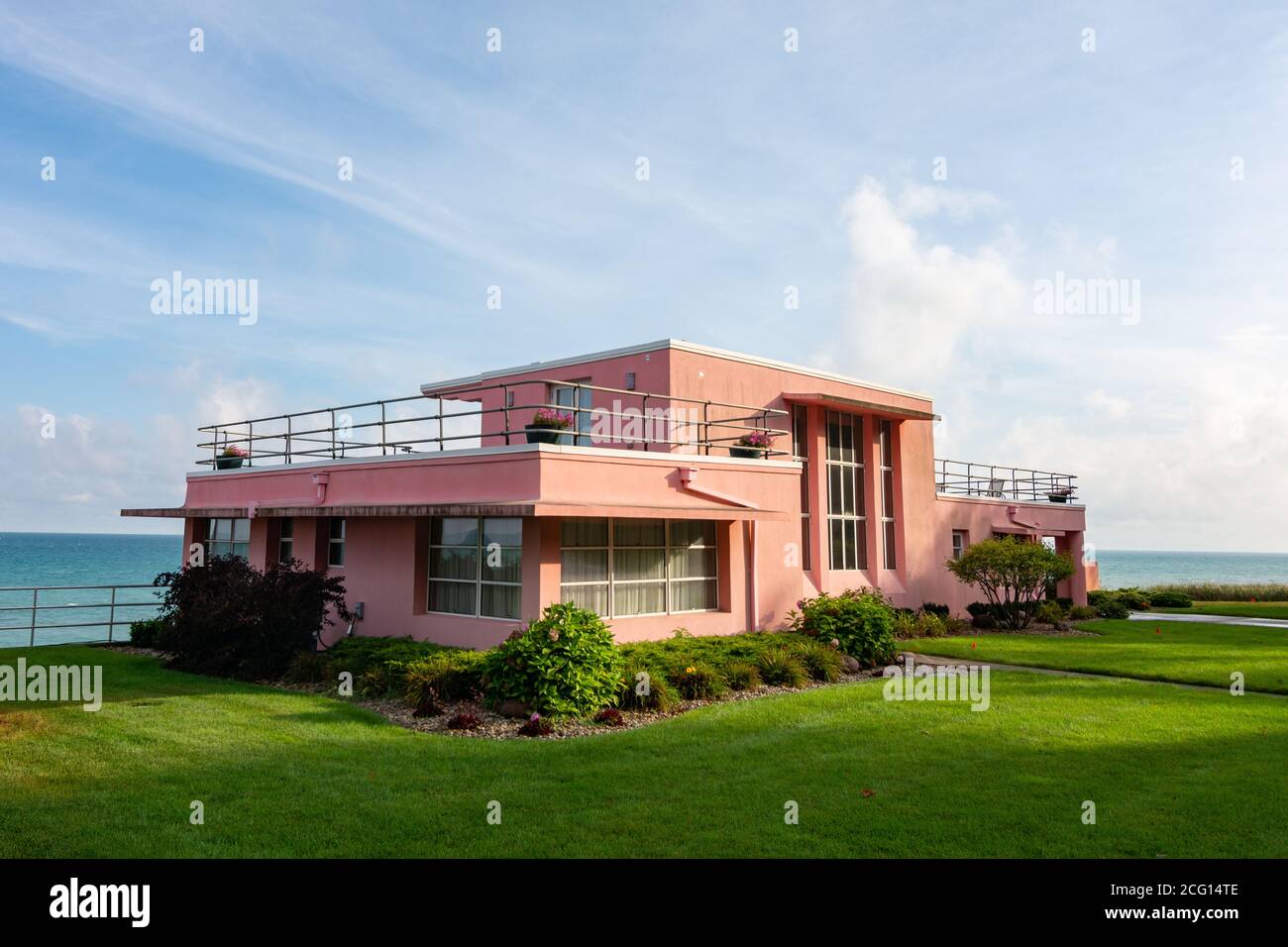 Beverly Shores, Indiana / USA - 2. September 2020: Historisches 1933 Chicago World's Fair Century of Progress Home an einem wunderschönen Sommermorgen Stockfoto