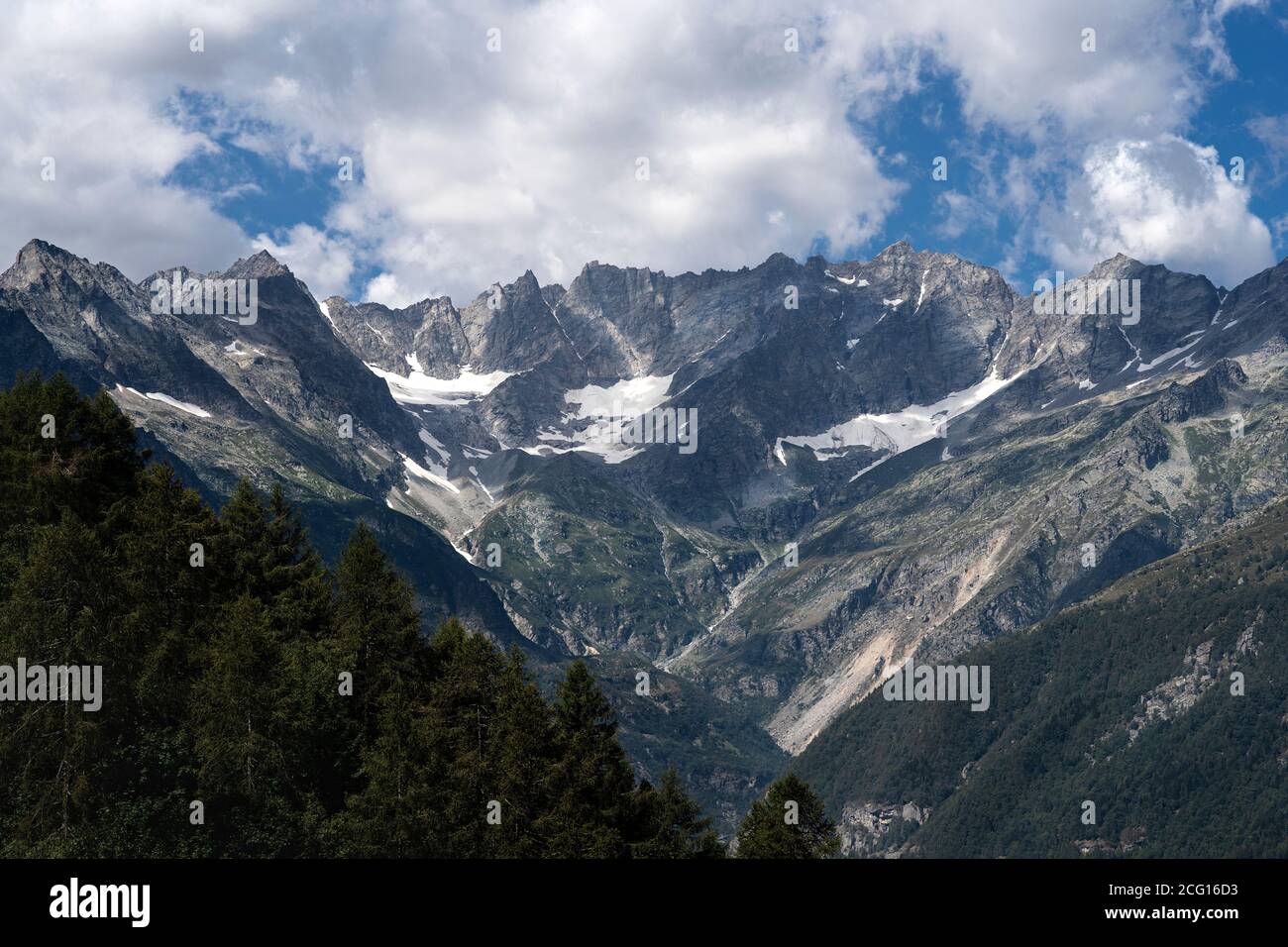 Blick auf die Graie Alpen: Punta Clavarino, Col Girard und Gletscher über 3000 Meter hoch Stockfoto