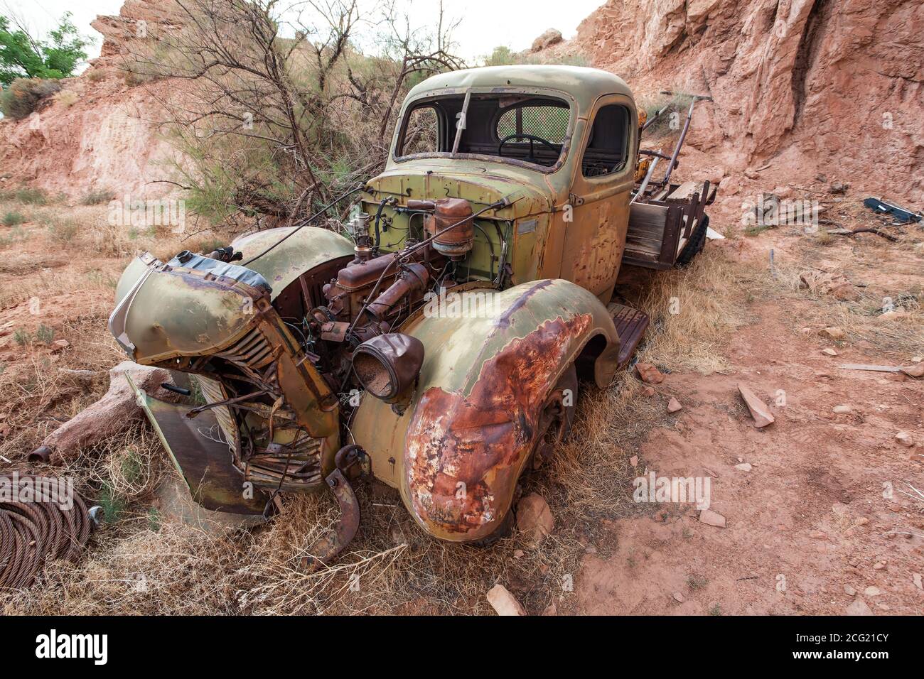 Ein baufälliger 1937 International Harvester Modell D-40 Tieflader, der früher im Uranbergbau in Moab, Utah, verwendet wurde Stockfoto