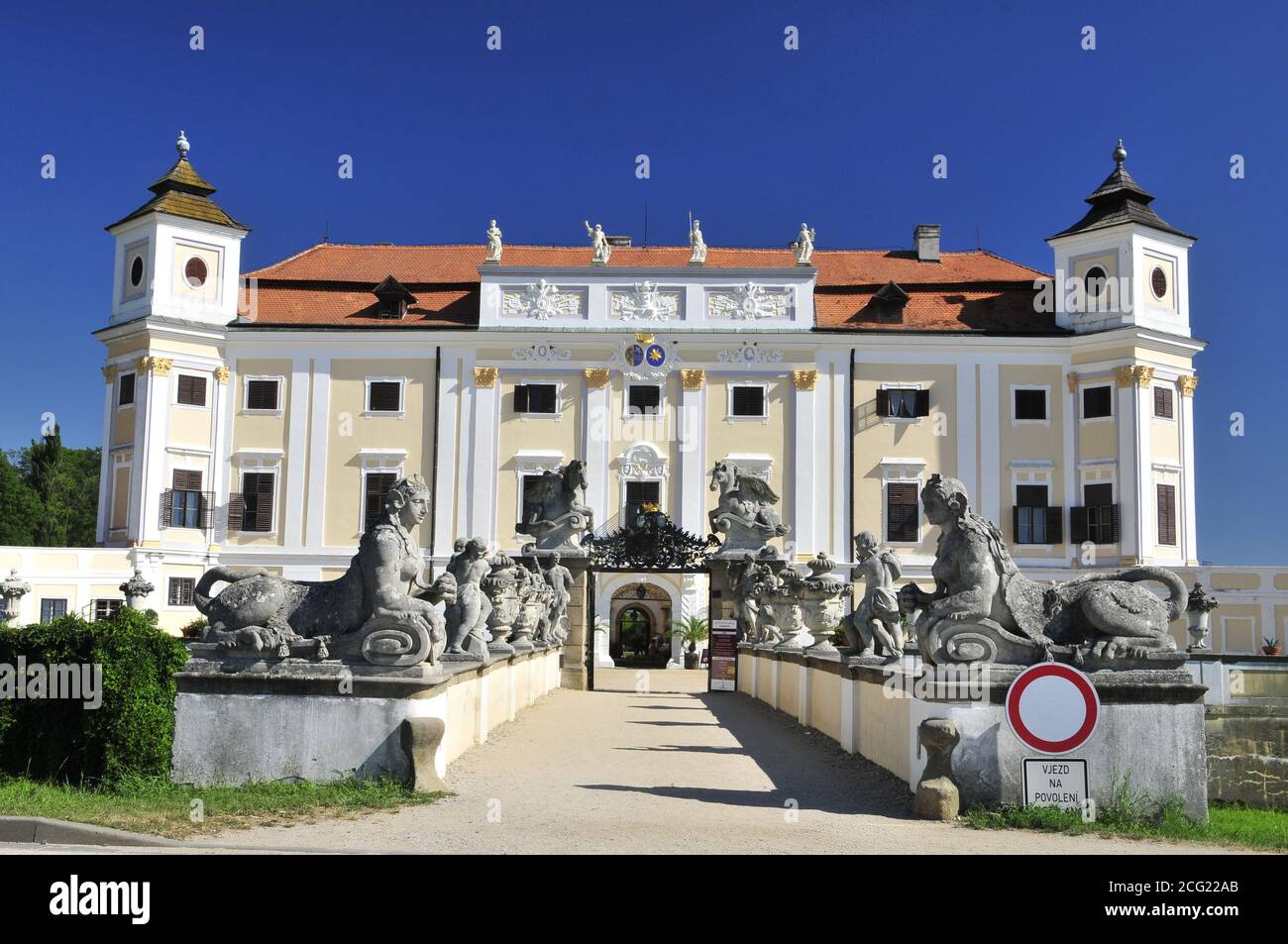 Perle des Südostens Mähren Schloss Milotice mit Französisch Barockgarten, Reithalle, Orangerien ist einzigartig architektonischen Komplex in Milotice, Tschechisch Stockfoto