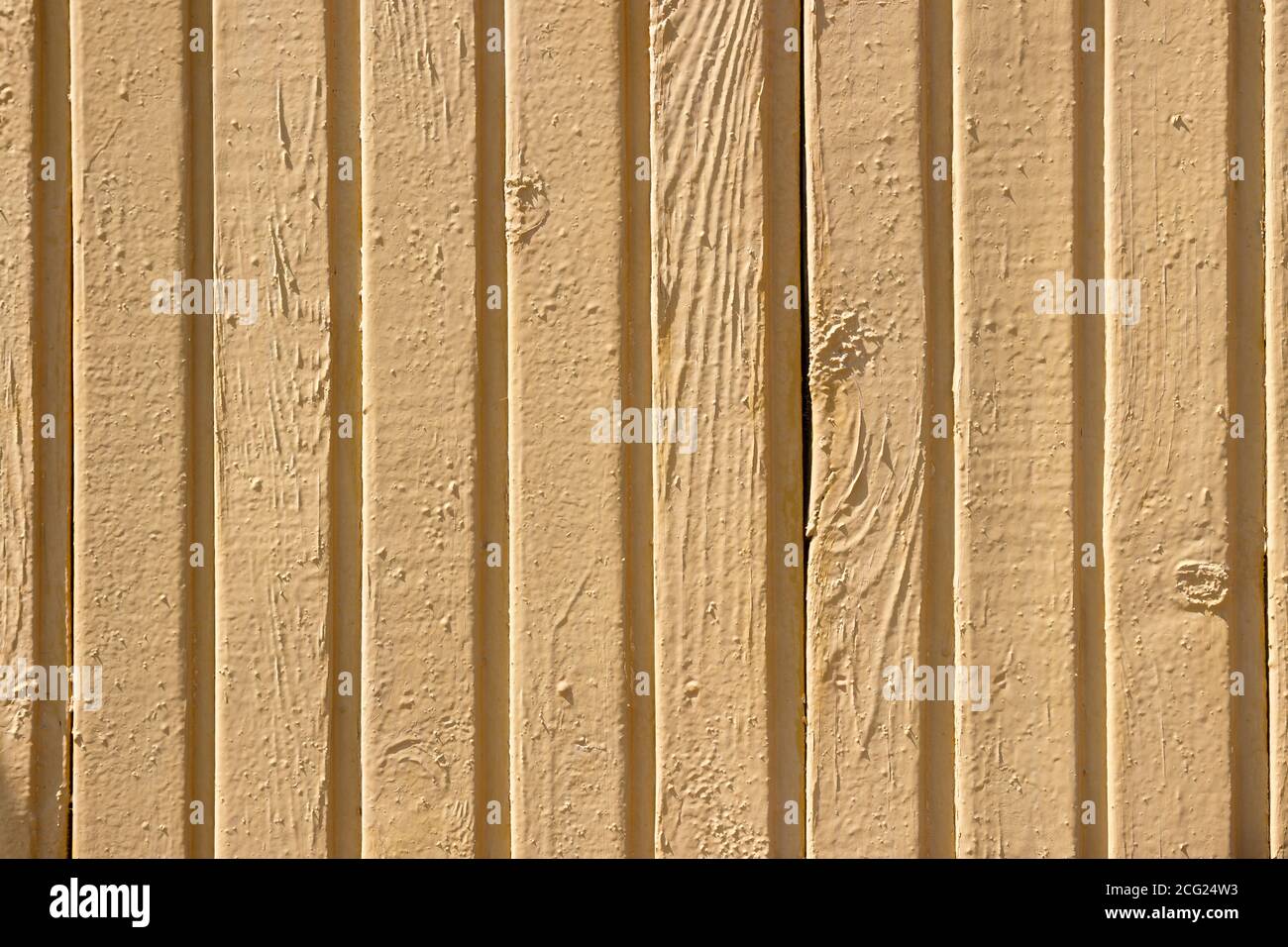 Alte Holzhintergrund von Brettern mit rissiger und abblätternder Farbe. Vintage Scratch Grunge Urban Hintergrund. Distress Textur für Ihr Design. Stockfoto