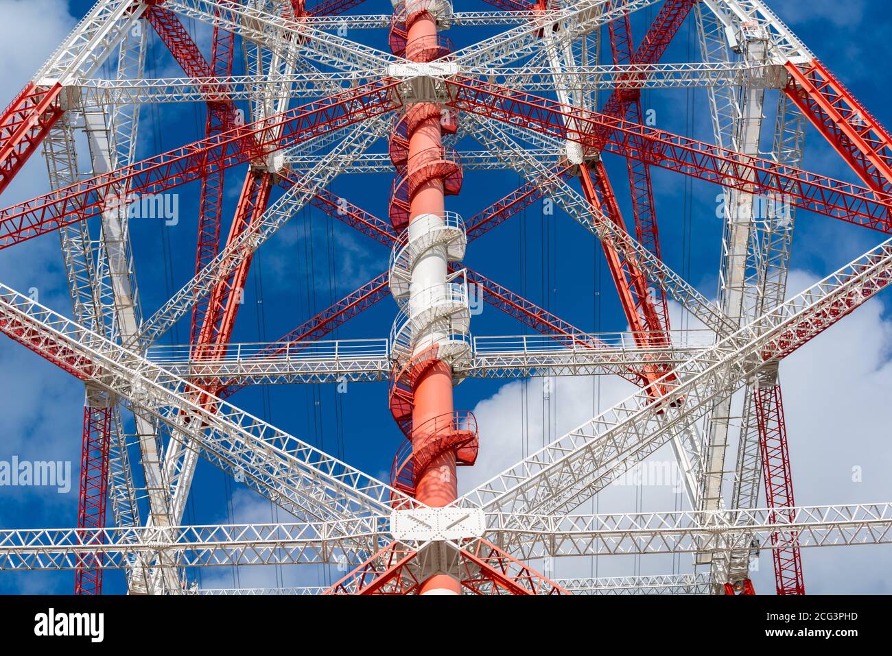 Detail eines Strommostes an der Elbe, Kabel über die Elbe, Hetlinger Schanze, Haseldorfer Marsch, Hetlingen, Schleswig-Holstein, Deutschland Stockfoto