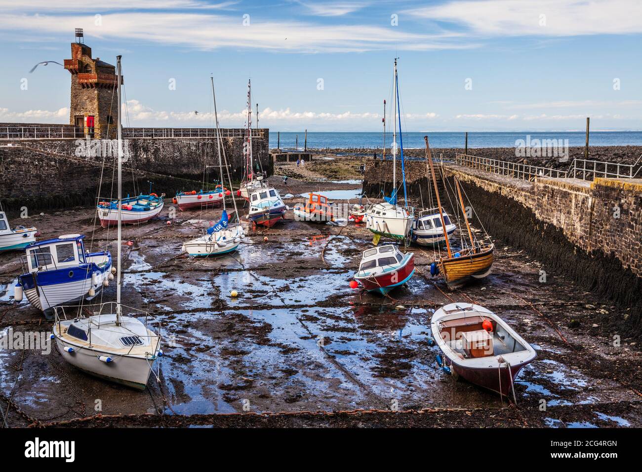 Boote im Hafen von Lynmouth in Devon. Stockfoto