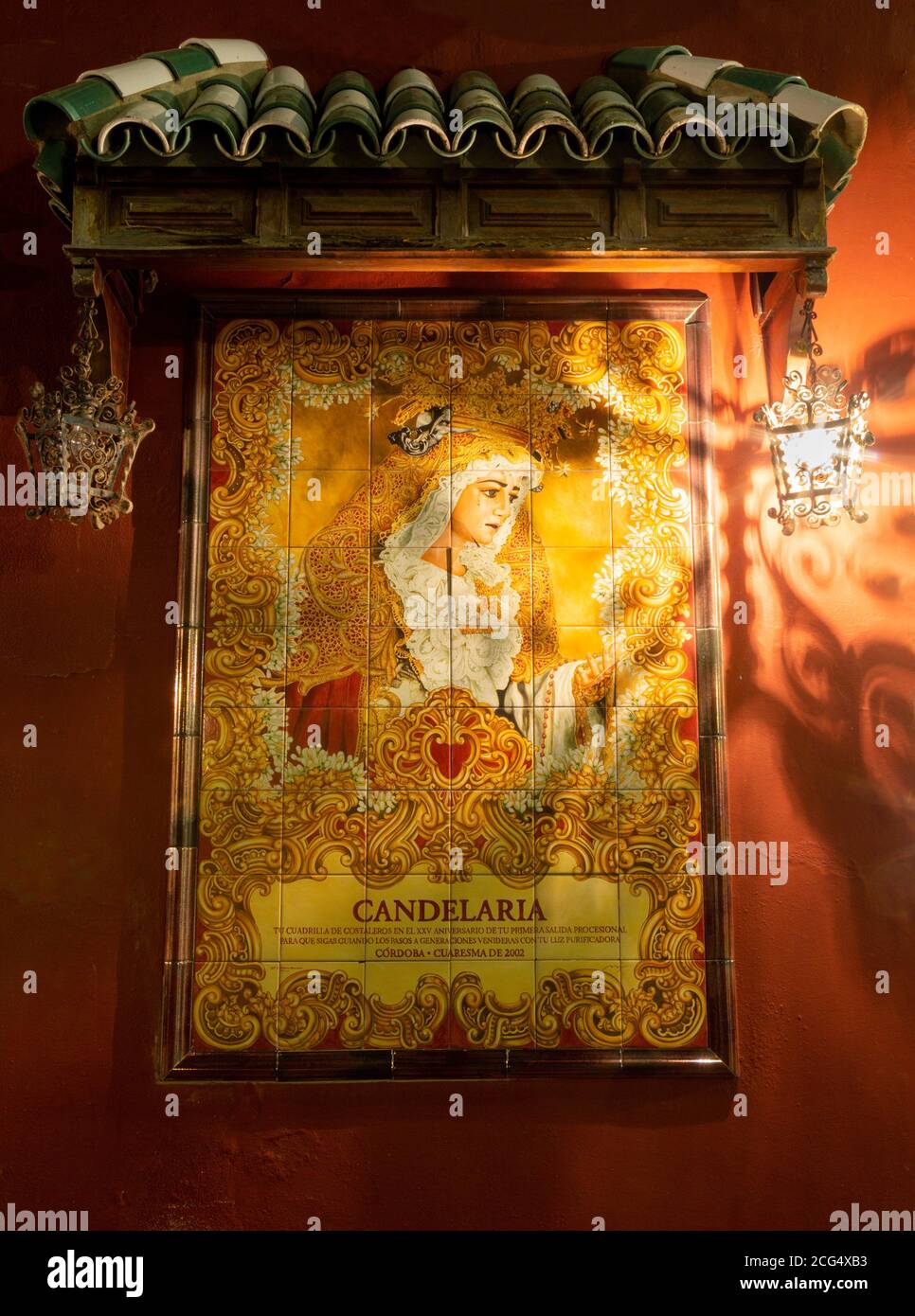 CORDOBA, SPANIEN - 26. MAI 2015: Die keramisch gekachelte Madonna auf dem Platz Compas de San Francisco von C. J. Soriano (2007). Stockfoto