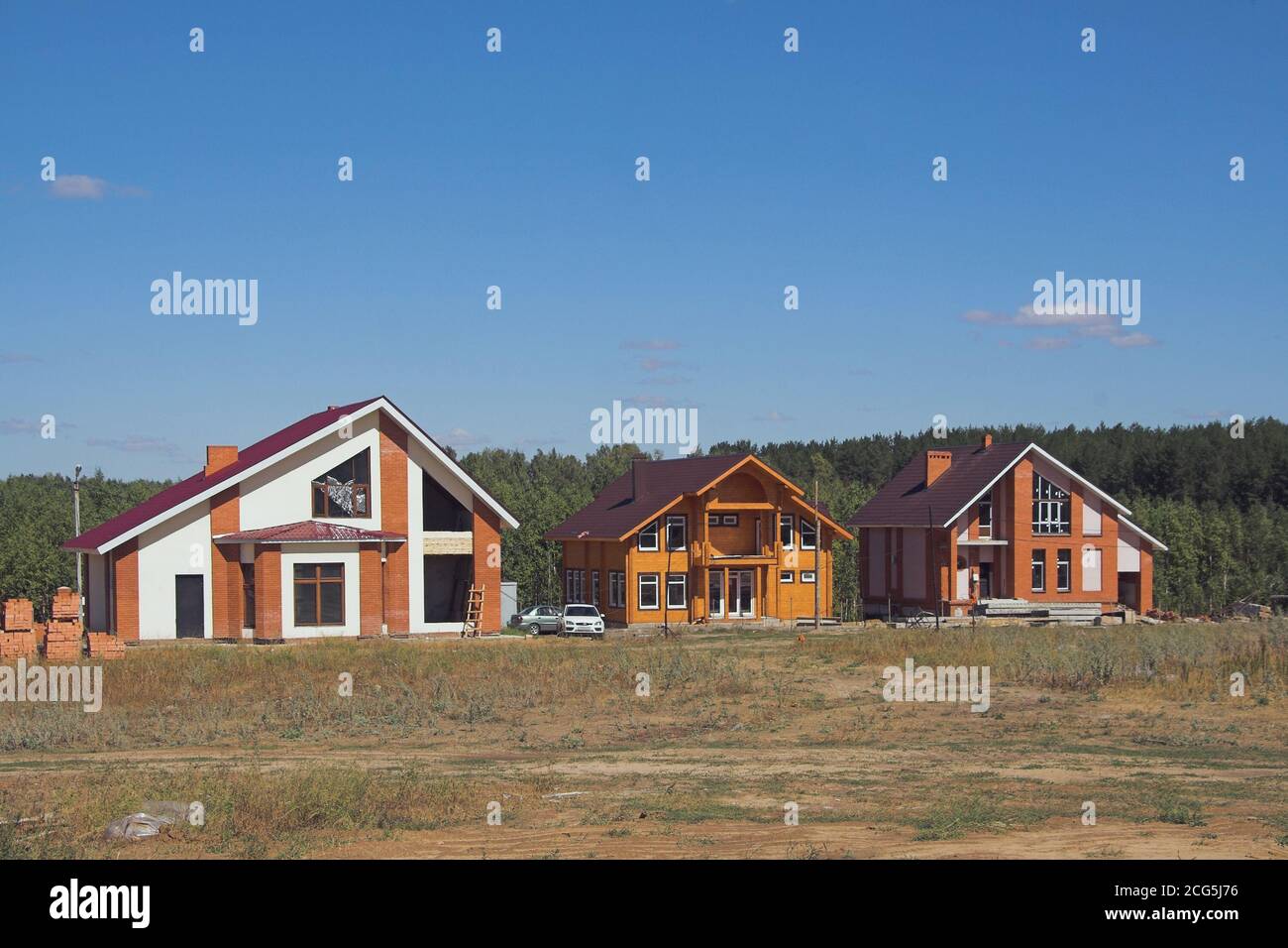 Feld und neue Hütte Dorf. Kasan, Russland Stockfoto