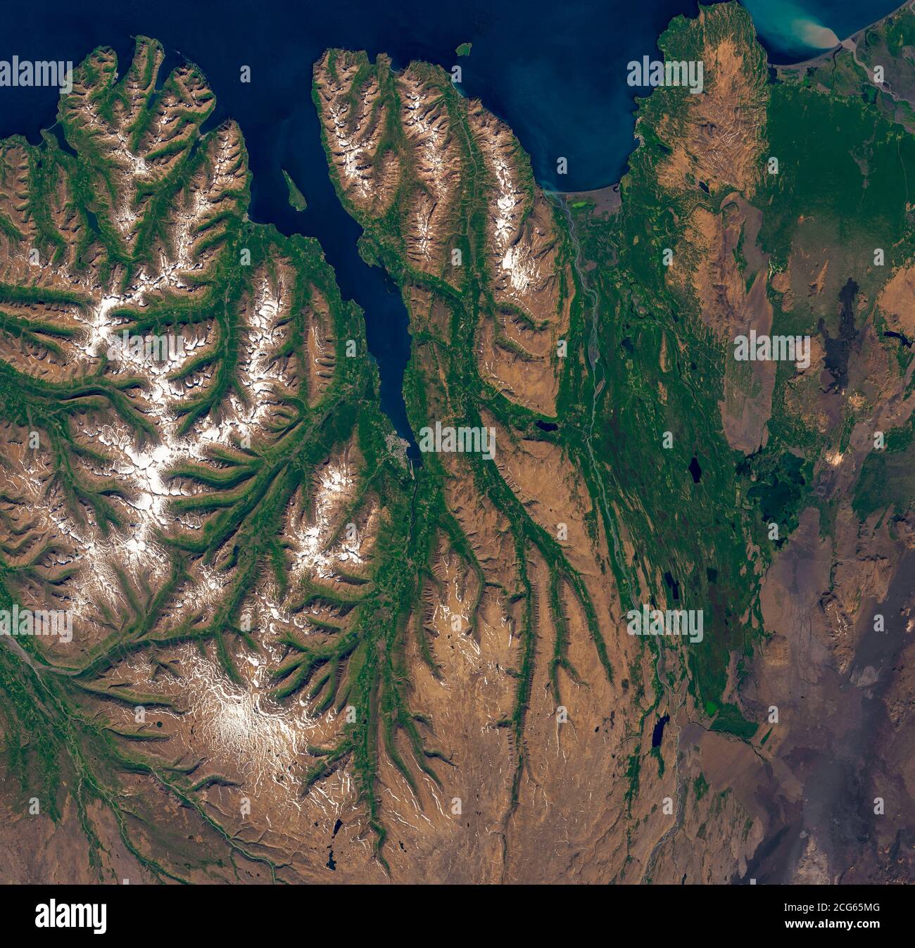 Islands längster Fjord Eyjafjörður erstreckt sich über mehr als 60 Kilometer, Island. Stockfoto