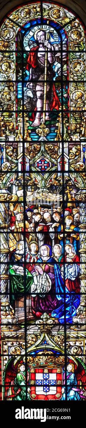 Buntglasfenster, Kirche Santa Maria de Belem, Hieronymiten-Kloster, Mosteiro dos Jeronimos, Belem, Lissabon, Portugal Stockfoto