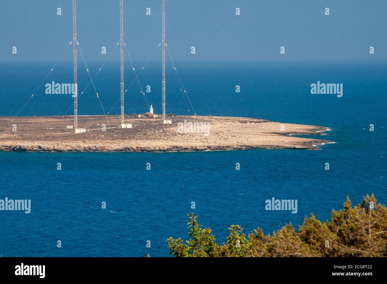 Britische Militärbasis mit Radarstation und Leuchtturm am Kap Greco an der südöstlichen Spitze Zyperns. Stockfoto