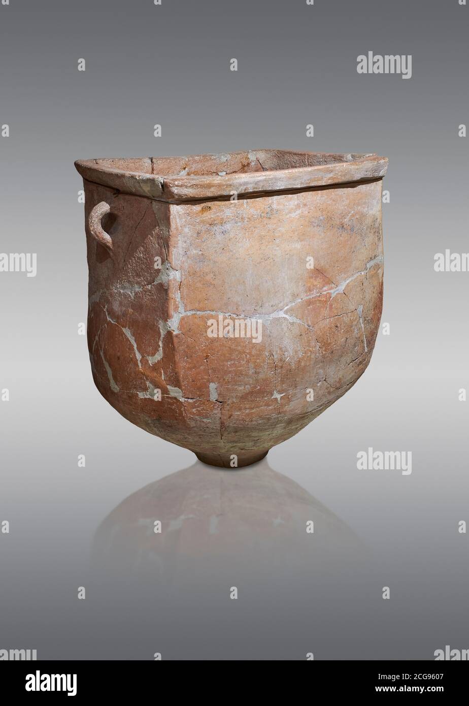 Hittite-Töpferbehälter mit Griffen aus der hethitischen Hauptstadt Hattusa, Hittite New Kingdom 1650-1200 v. Chr., Archäologisches Museum Bogazkale, Türkei. Gr Stockfoto