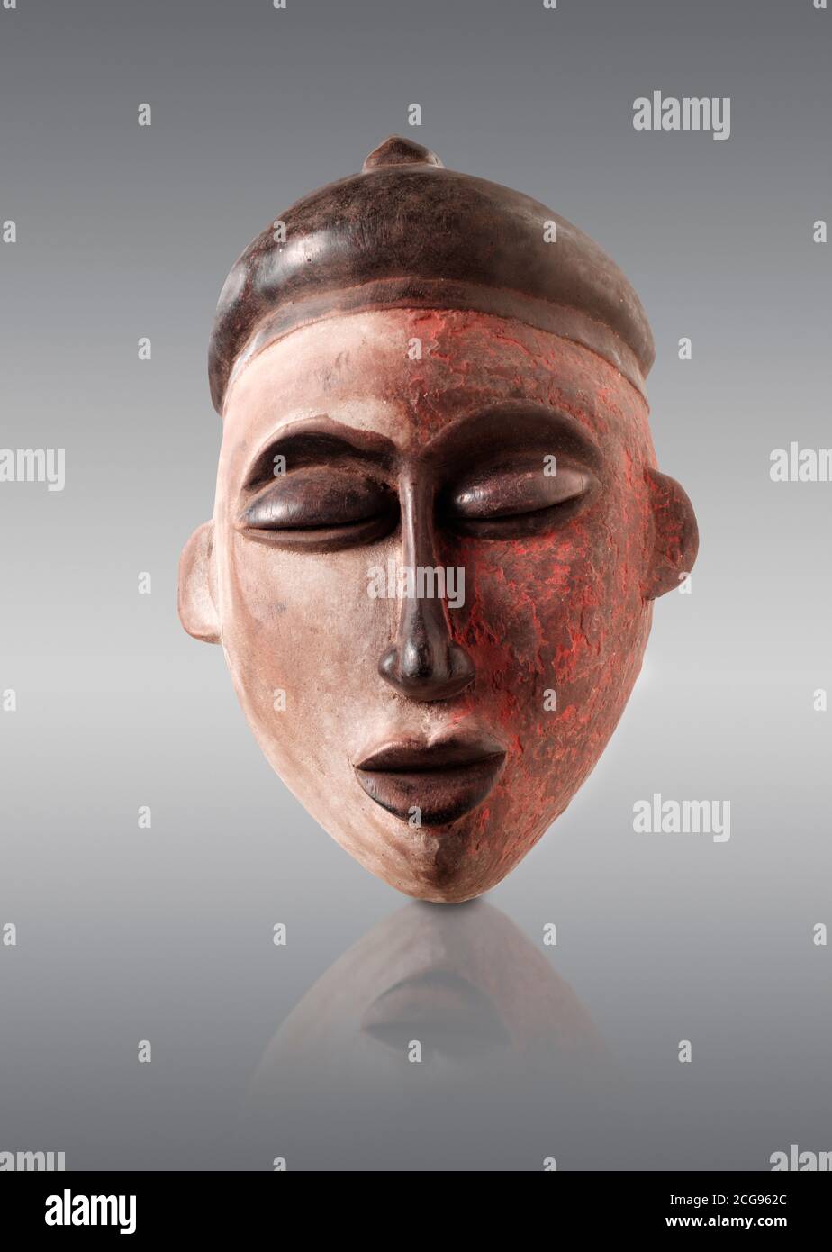 Afrikanische Tribal zeremonielle Gesichtsmaske, traditionelle hölzerne Stammesmaske. Stockfoto