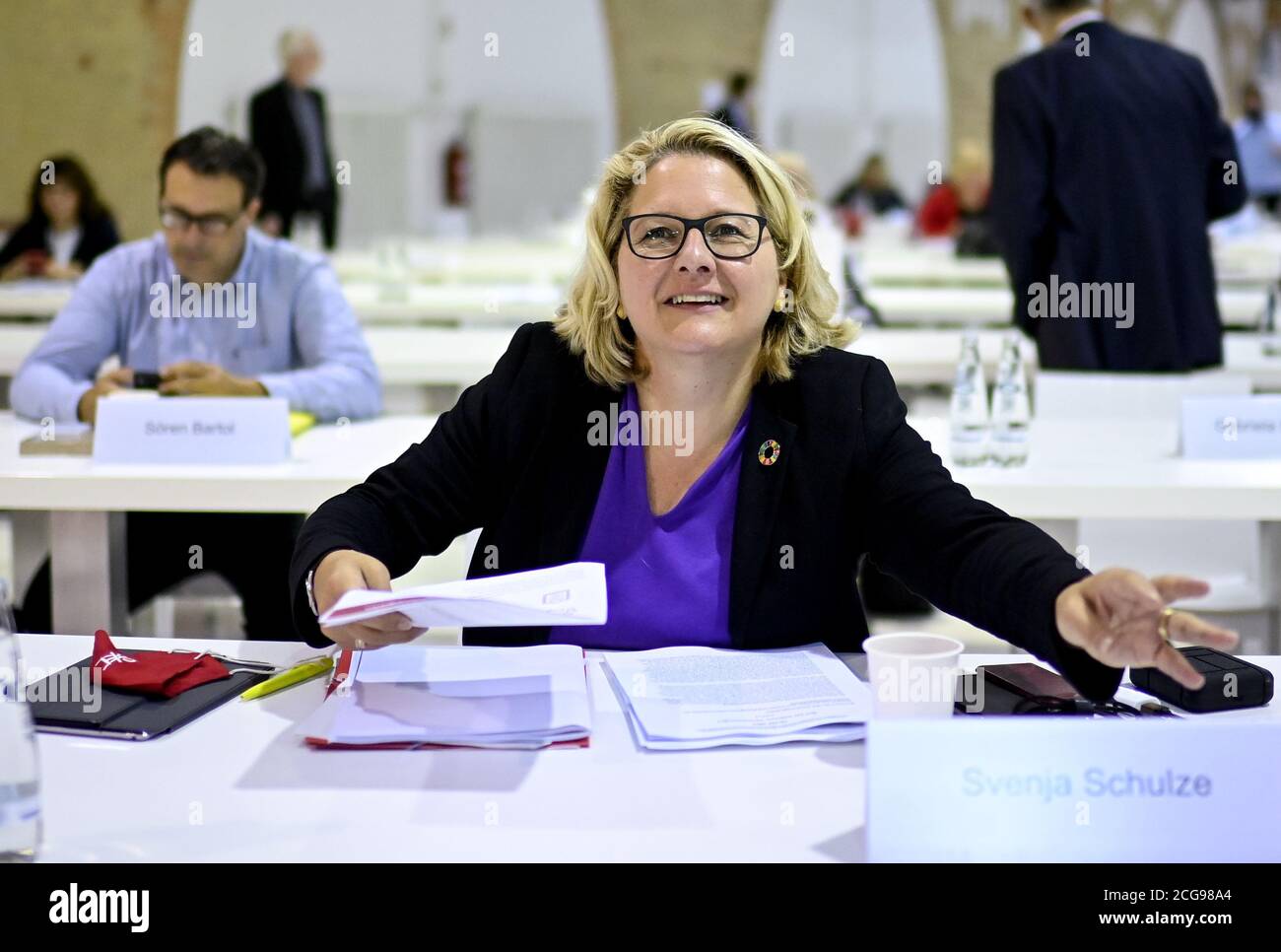 Berlin, Deutschland. September 2020. Svenja Schulze (SPD), Bundesministerin für Umwelt, Naturschutz und Reaktorsicherheit, nimmt an der geschlossenen Sitzung der SPD-Bundestagsfraktion Teil. (To dpa 'Schulze: 'Gute Argumente' für EU-Klimaschutzziel von 55 Prozent') Quelle: Britta Pedersen/dpa-Zentralbild/dpa/Alamy Live News Stockfoto