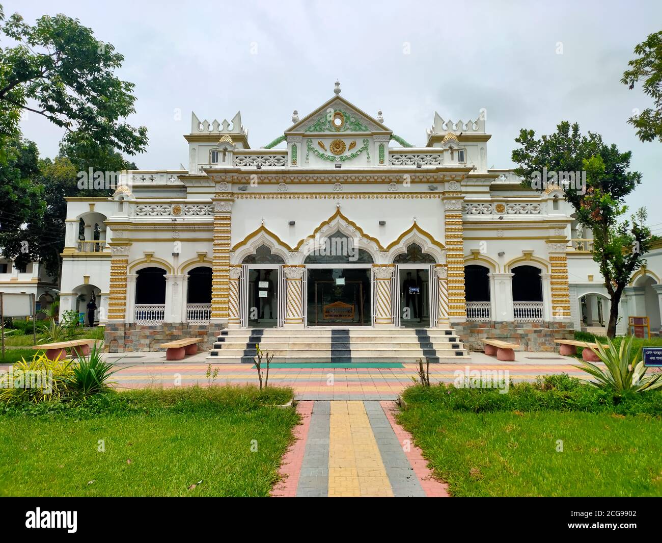 21. August 2020, Tangail, Bangladesch. Mohera Zamindar Bari. Es ist eine Zamidari Residenz aus dem 19. Jahrhundert in Mirzapur, Bezirk Tangail, Bangladesch. Es wird ein verwendet Stockfoto