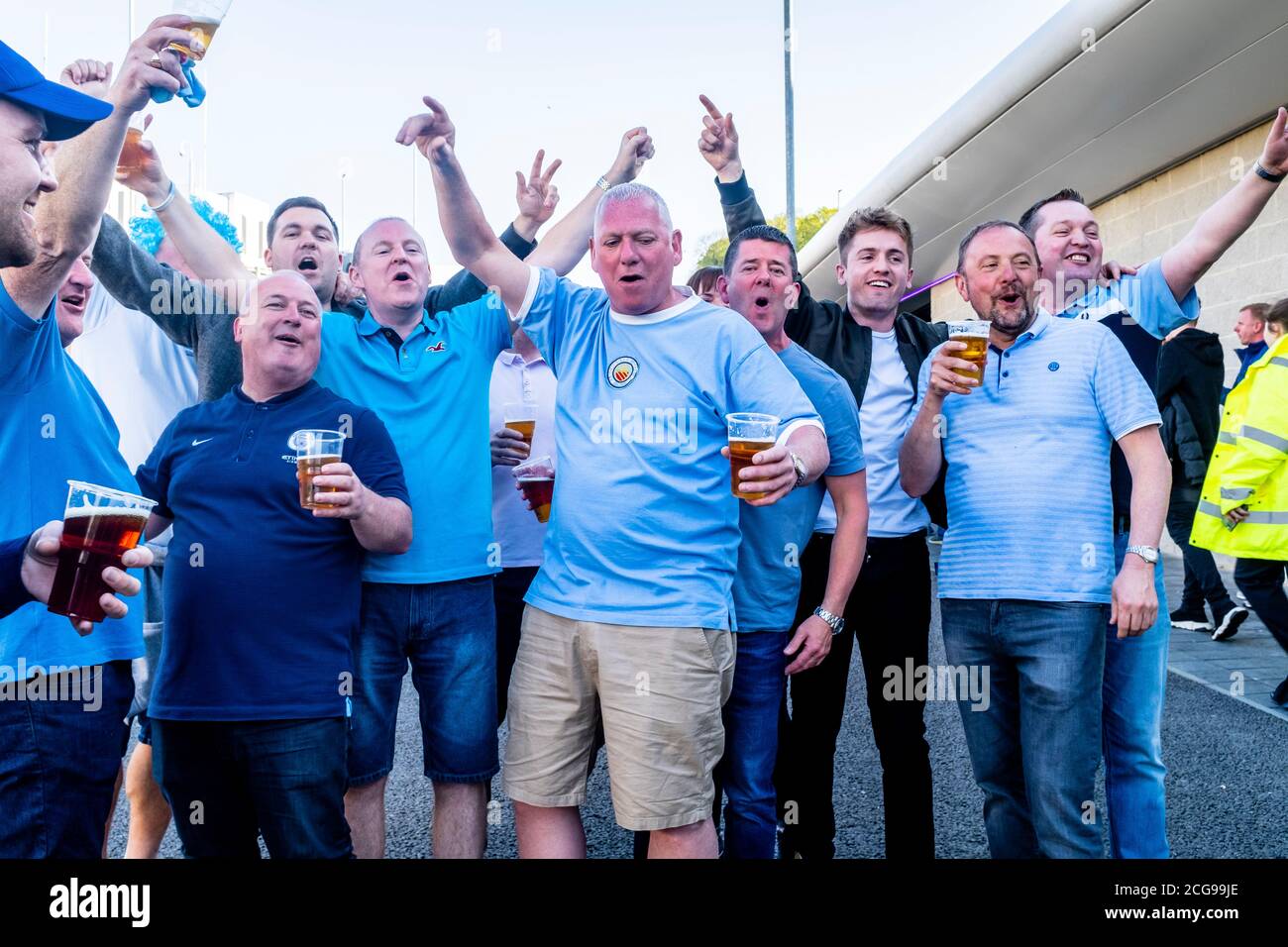 Manchester City Football-Fans feiern den Gewinn des Premier League-Titels im Finale der Saison 2018-2019 im Amex Stadium, Brighton, Großbritannien Stockfoto
