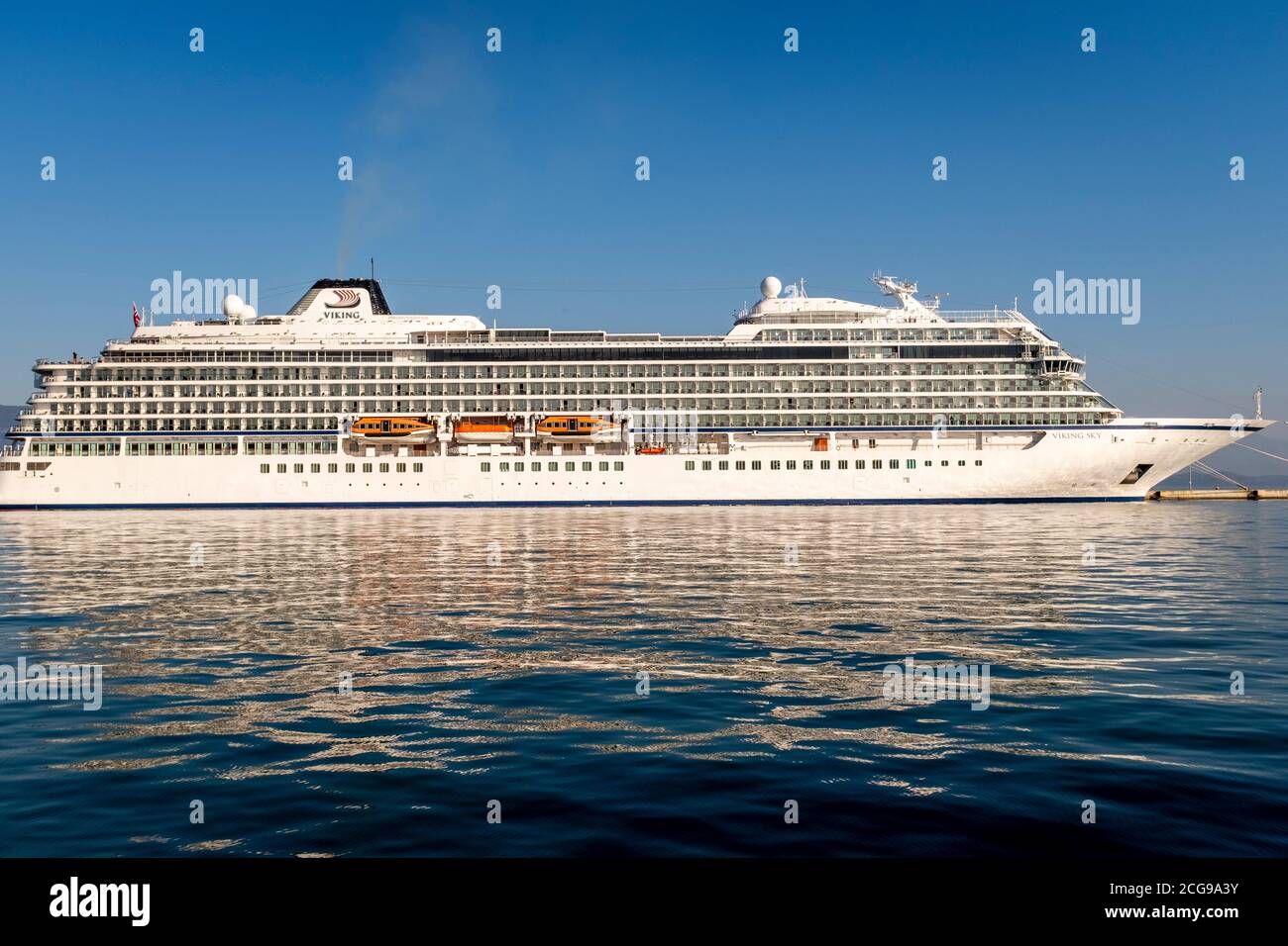 Das Viking Sky Kreuzfahrtschiff Dockte In Korfu Stadt, Korfu Insel, Griechenland An. Stockfoto