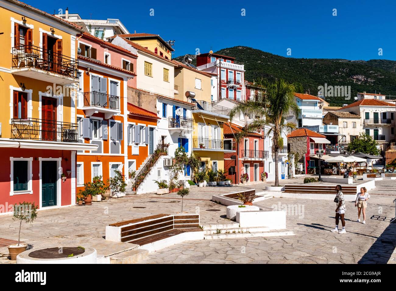 Bunte Häuser In Der Stadt Parga, Region Preveza, Griechenland. Stockfoto