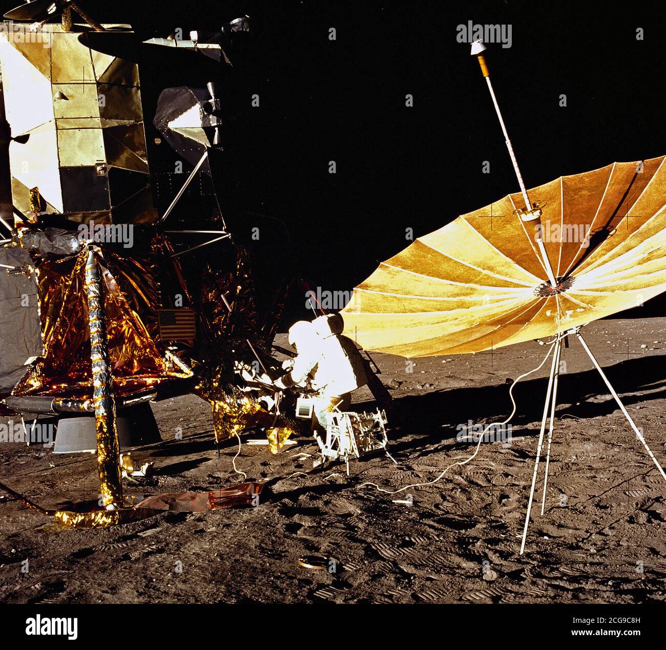 Dies ist der siebte von 25 Bildern von der Besatzung im Versuch, einen 360 Grad Mondoberfläche Szene aufgezeichnet. Apollo 12. Stockfoto