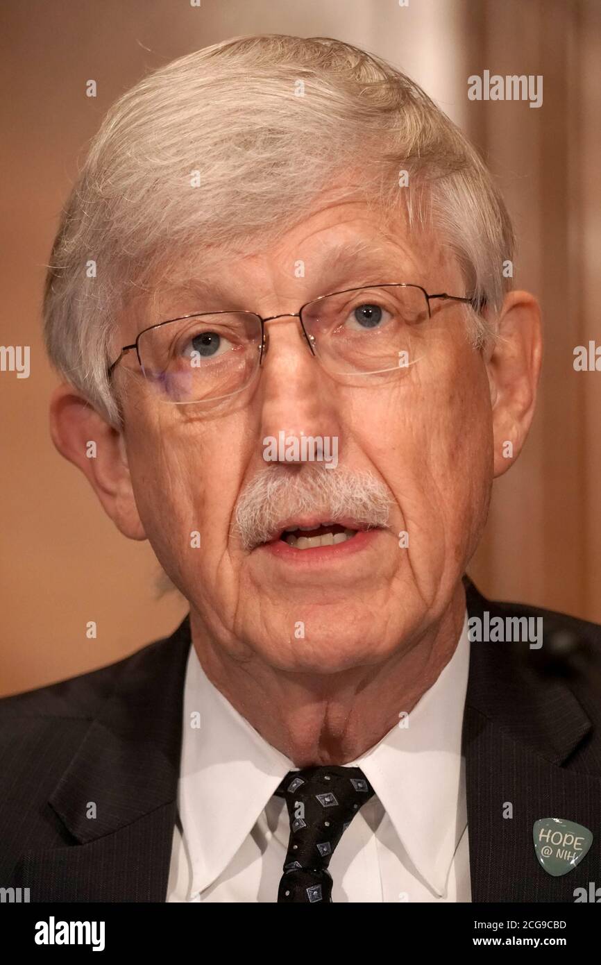 Washington, Usa. September 2020. Dr. Francis Collins, Direktor der National Institutes of Health (NIH), erscheint am Mittwoch, den 9. September 2020 vor der Anhörung des Ausschusses für Gesundheit, Bildung, Arbeit und Pensionen des Senats zur Sicherheit von Impfstoffen auf dem Capitol Hill in Washington, DC. NIH-Direktor Francis Collins und Chirurg General Jerome Adams sollen auch über den Status möglicher COVID-19-Impfstoffe Aussagen. Pool Foto von Greg Nash/UPI Kredit: UPI/Alamy Live Nachrichten Stockfoto