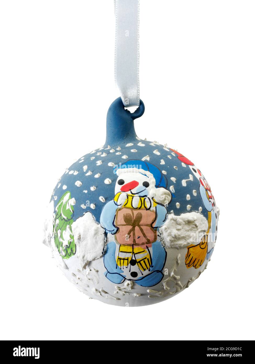 Handwerklich handgemachte Weihnachtsbaumkugel Dekoration mit einem Schneemann-Design, ausgeschnitten Stockfoto