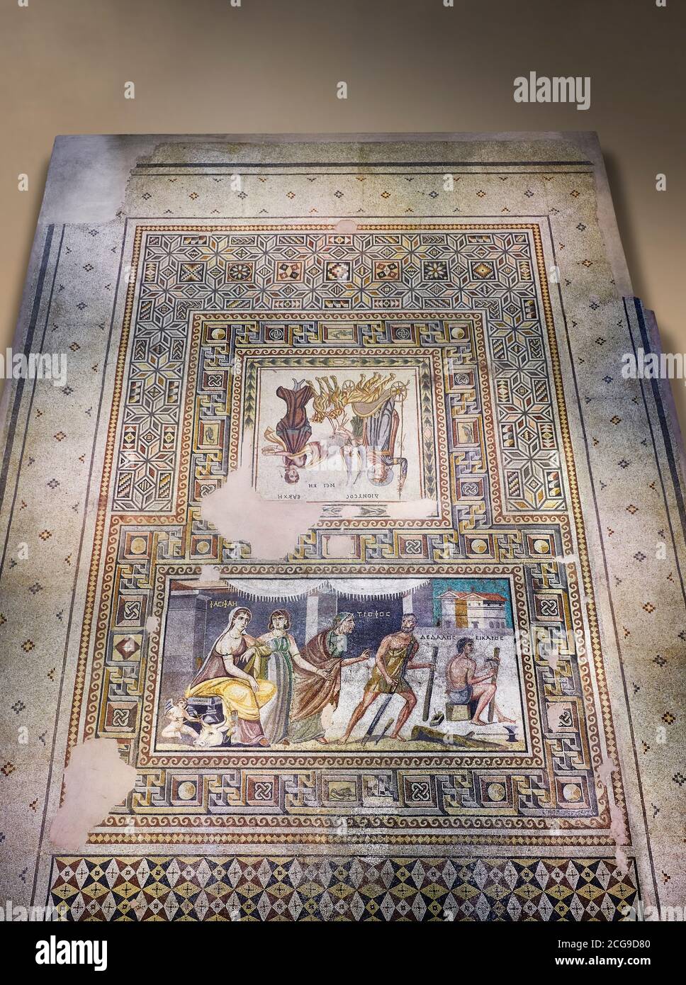 Römische Mosaiken - Mousai Mosaic. Euphrat Villa, Altertümliches Zeugama, 2. - 3. Jahrhundert n. Chr. Zeugma Mosaic Museum, Gaziantep, Türkei. Gegen eine Kunst zurück Stockfoto