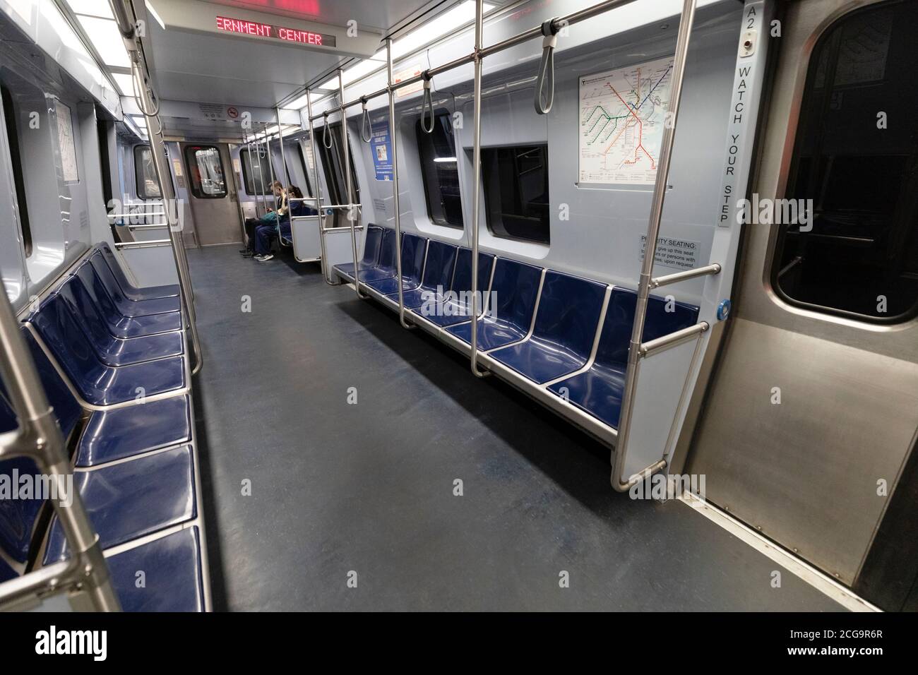 Fast leere U-Bahn-Auto wegen Pandemie Boston, Massachusetts, USA Stockfoto