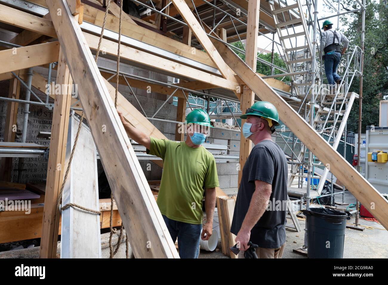 Entfernung zur außerorts-Restaurierung des historischen Shaw 54th Memorial Bronzerelief außerhalb des Statehouse in Boston, Massachusetts, USA Stockfoto