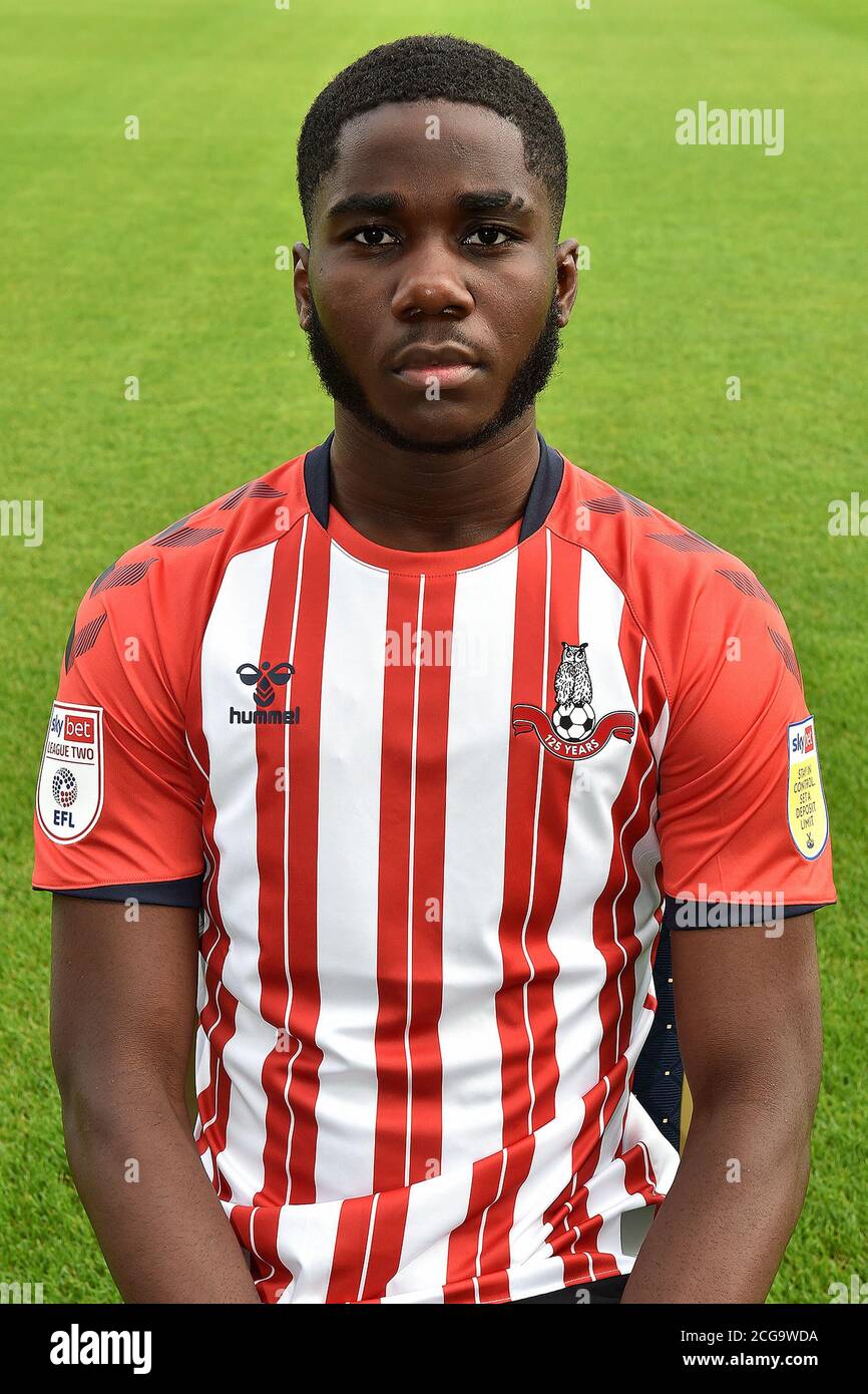 OLDHAM, ENGLAND. 3. SEPTEMBER 2020.Junior Luamba im Jubiläumstrikot im Odham Athletic Fotocall im Boundary Park, Oldham (Quelle: Eddie Garvey, Mi News) Stockfoto