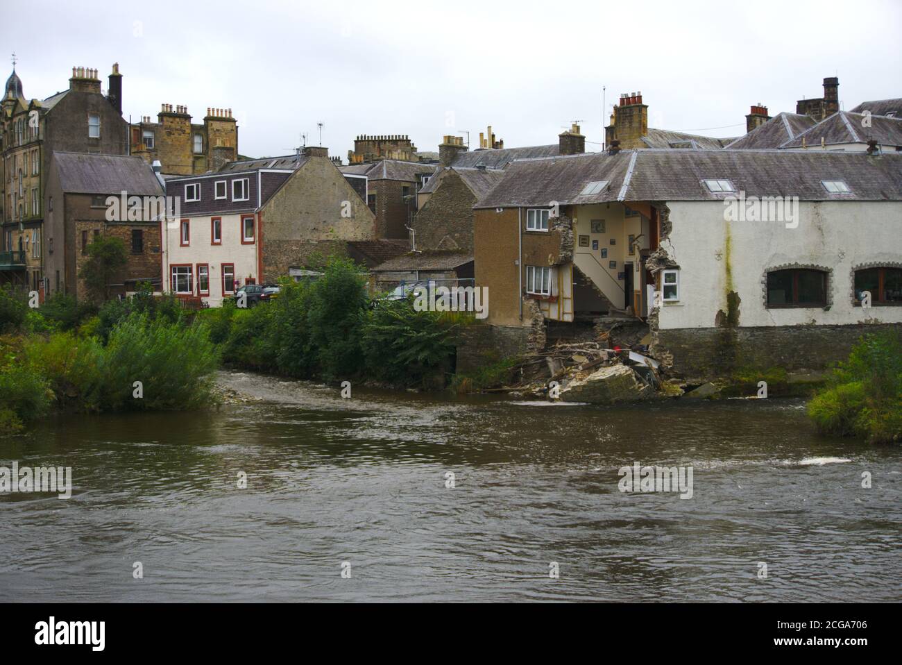 Bridge House in Hawick stürzte nach der Überschwemmung des Flusses Teviot während des Sturms Ciara, Februar 2020, teilweise ein. Stockfoto