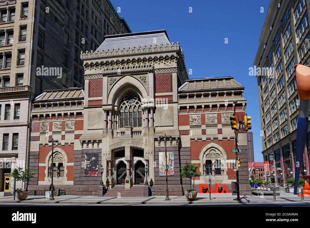 Philadelphia, USA - 27. Mai 2019: Die prunkvolle Außenfassade der Pennsylvania Academy of Fine Arts Stockfoto