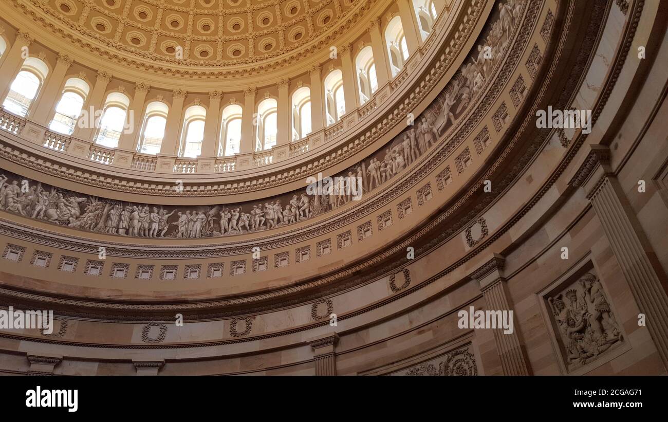 Die Rotunde des Kapitols der Vereinigten Staaten unter der Kuppel des Kapitolgebäudes der Vereinigten Staaten, Washington D.C. Stockfoto