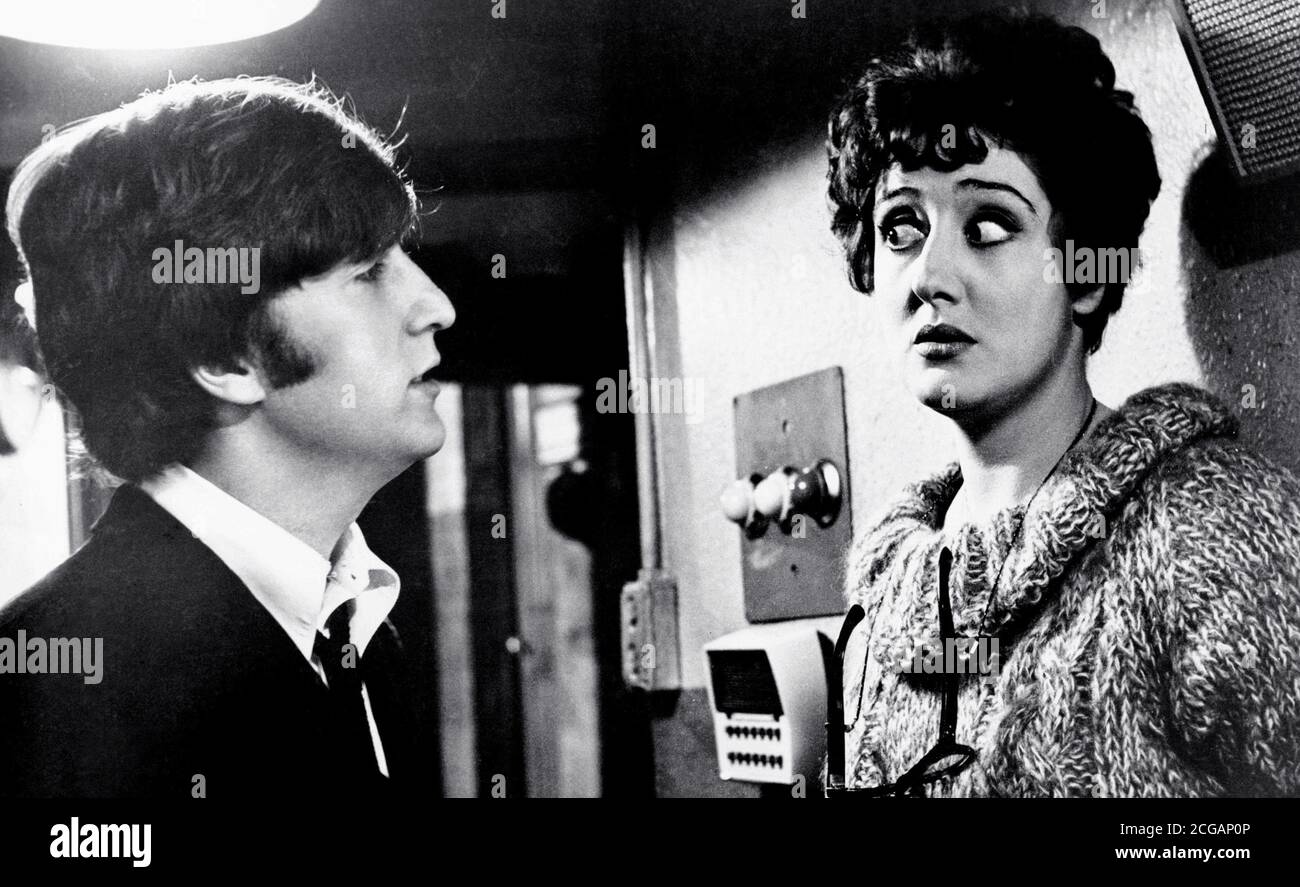 Anna Quayle, John Lennon, 'A Hard Day's Night' (1964) United Artists / File Reference # 34000-479THA Stockfoto