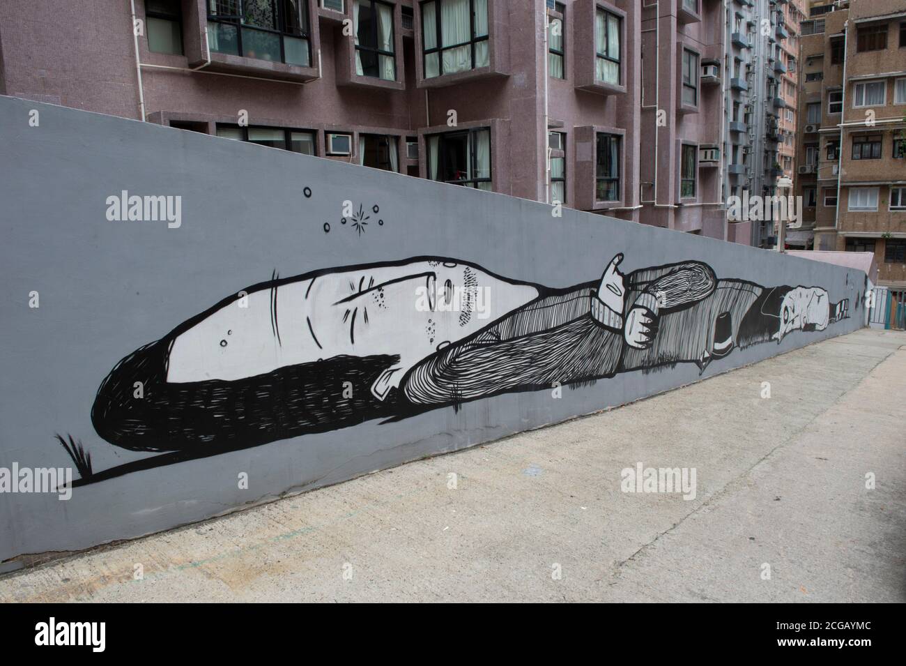 Hongkong, China: 25. März 2020. Der Brasilianer Alex Senna, bekannt für seine monochromen Street Artworks, schloss sich dem HKWalls 2018 Team an. Seine Arbeit in Sheung Wan, sh Stockfoto