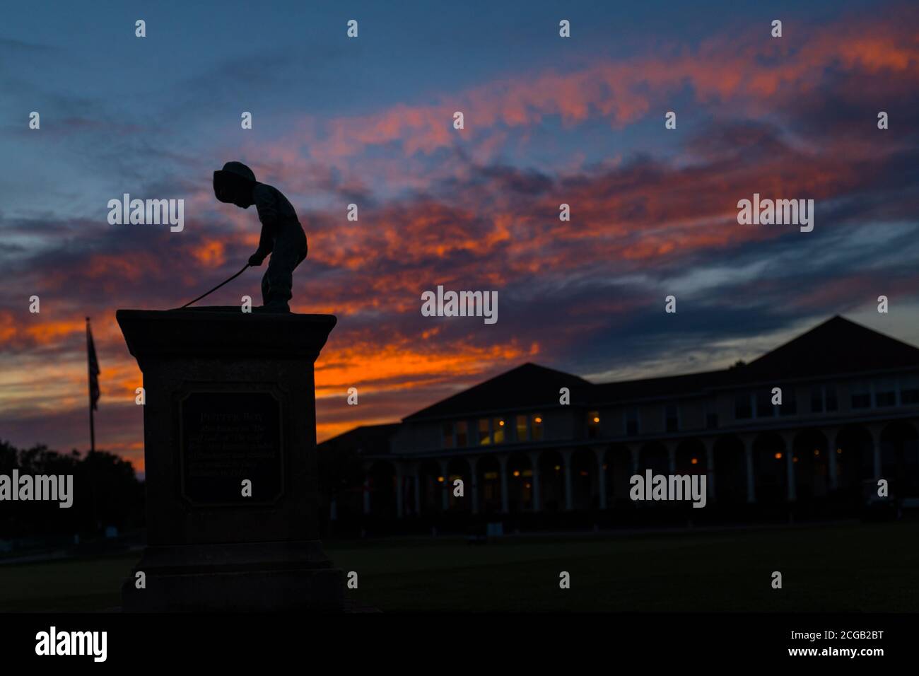 Pinehurst, North Carolina, USA. Mai 2017. USGA Pressemitteilung: LIBERTY CORNER, N.J. (Sept 9, 2020) Ã in dem Bemühen, seine Wirkung im Golf zu erweitern und seine Mission zu erweitern, das Spiel zu gewinnen und voranzubringen, wird die USGA "Golf House Pinehurst" in North Carolina einrichten, um bis 2023 eine neue Testanlage für Ausrüstung, Innovation Hub, Museum/Besucherzentrum und Büros zu umfassen, Und Gastgeber fünf U.S. Open Championships in der Golf-reichen Staat bis 2047.die Ankündigung fügt vier U.S. Open Championships auf dem berühmten Pinehurst Nr. 2 Platz Ã in 2029, 2035, 2041 und 2047 Ã zu den alread bestreiten Stockfoto