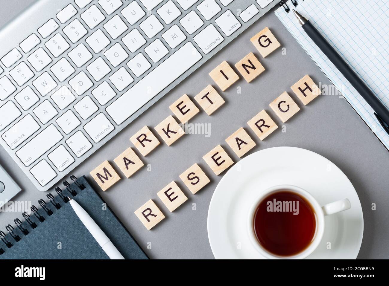 Marketing Research Konzept mit Buchstaben auf Cubes Stockfoto
