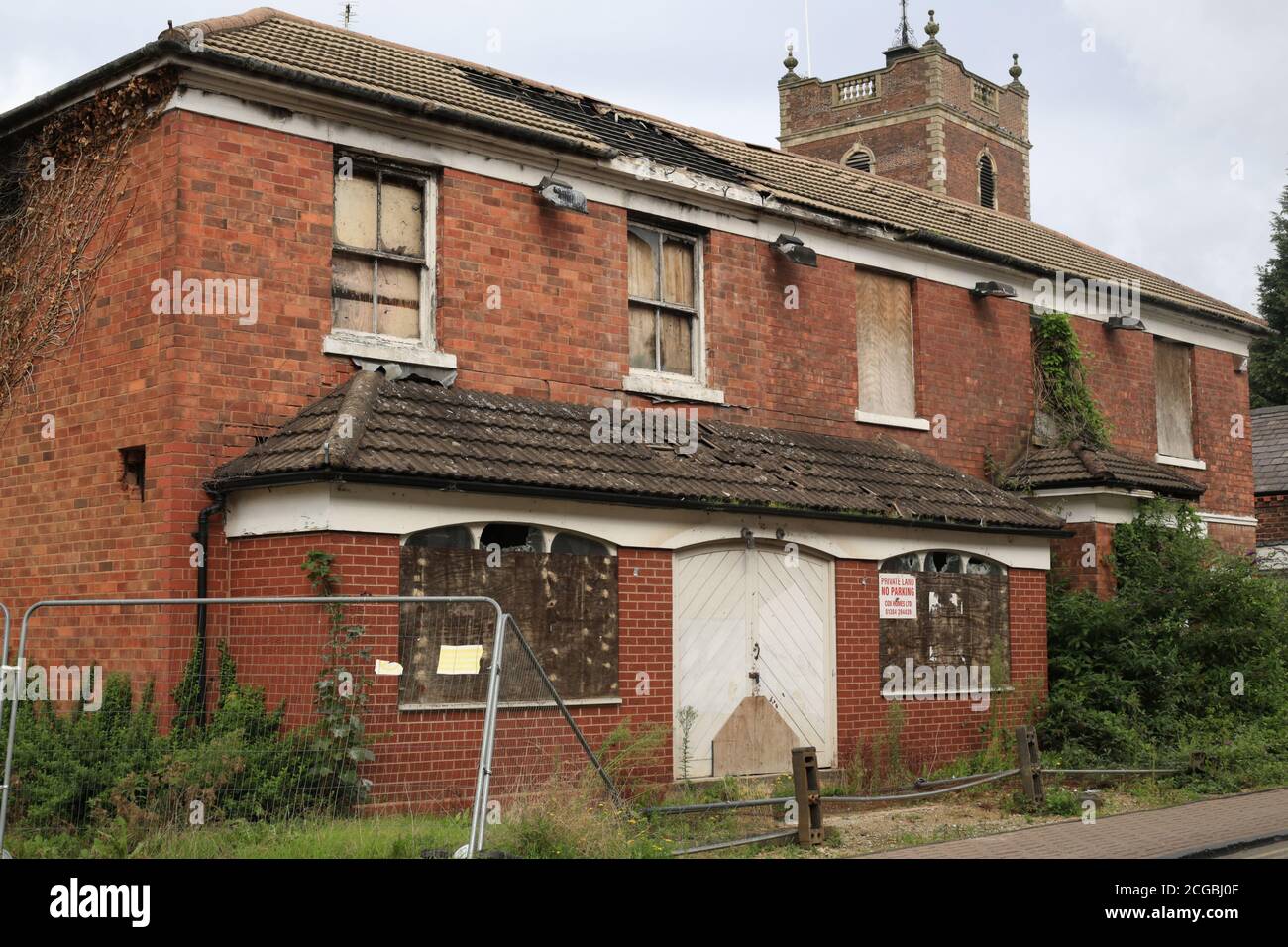 Verdarb Gebäude in Market Street, Stourbridge, West midlands, Großbritannien. Stockfoto