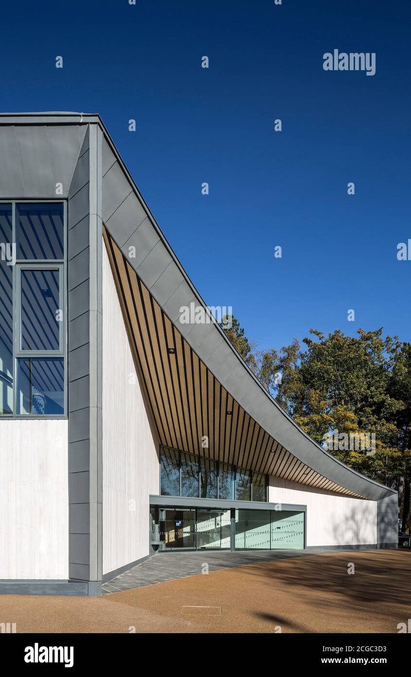 The Hawkhead Centre, Paisley, Schottland, Großbritannien. Zentrum für den schottischen Krieg Blinded Charity. Östliche Höhe und Eingang. Stockfoto