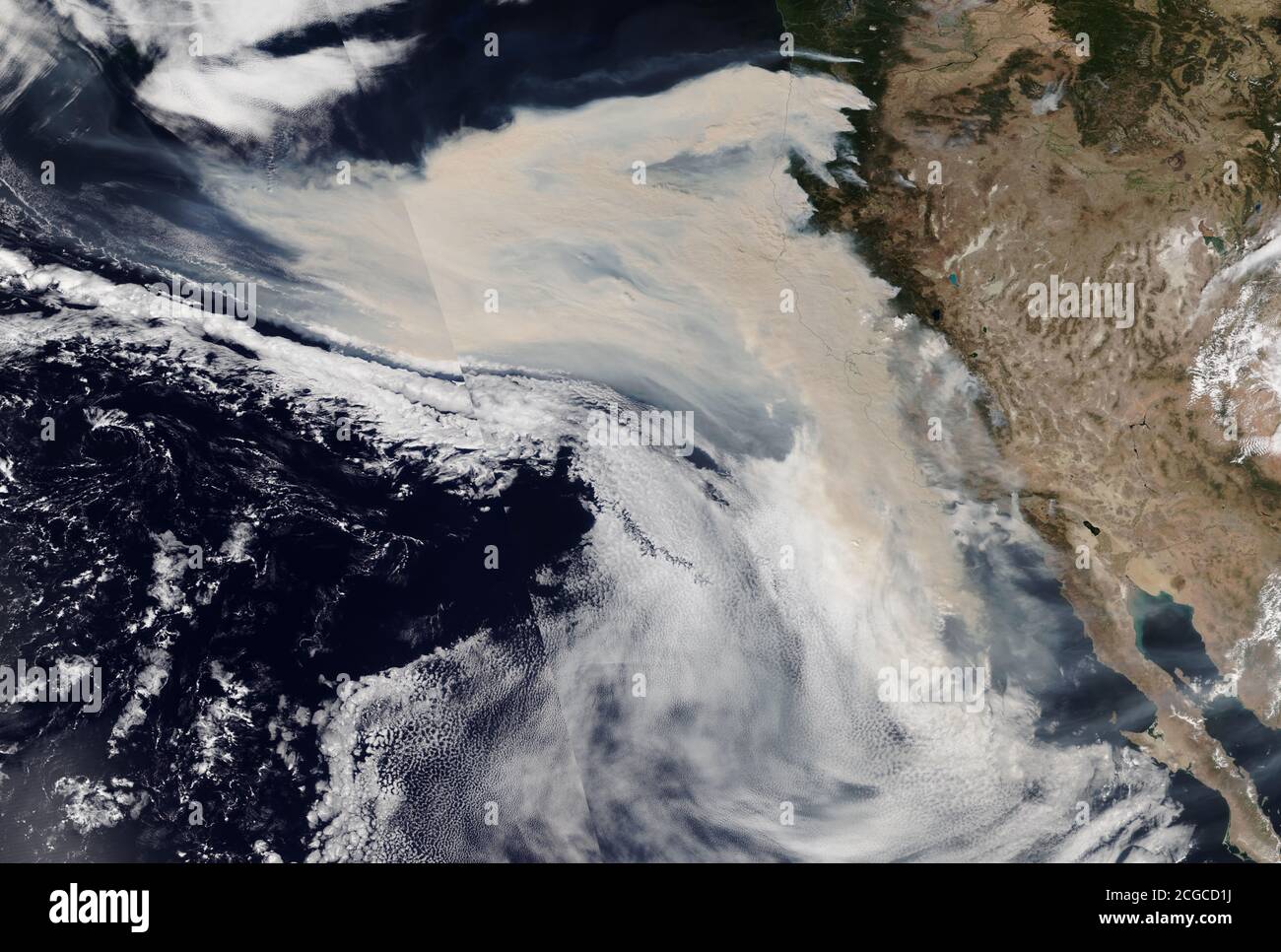 USA - 9. September 2020 - EINE riesige Wolke aus Rauch von Hunderten von Waldbränden, die in mehreren westlichen USA brennen staaten wurden von NASA-Satelliten auf gefangen genommen Stockfoto