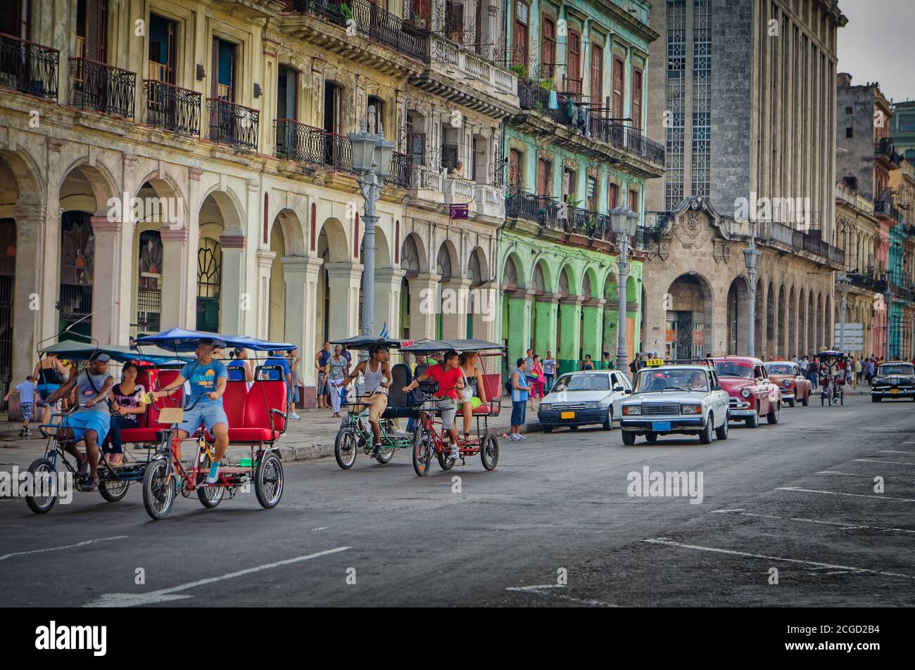 Alte abgenutzte Wohnungen in Havanna, Kuba Stockfoto