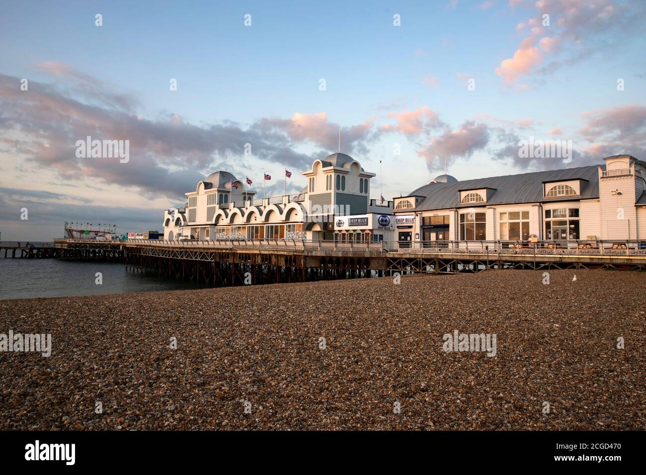 South Parade Pier, Portsmouth gleich nach Sonnenaufgang Stockfoto