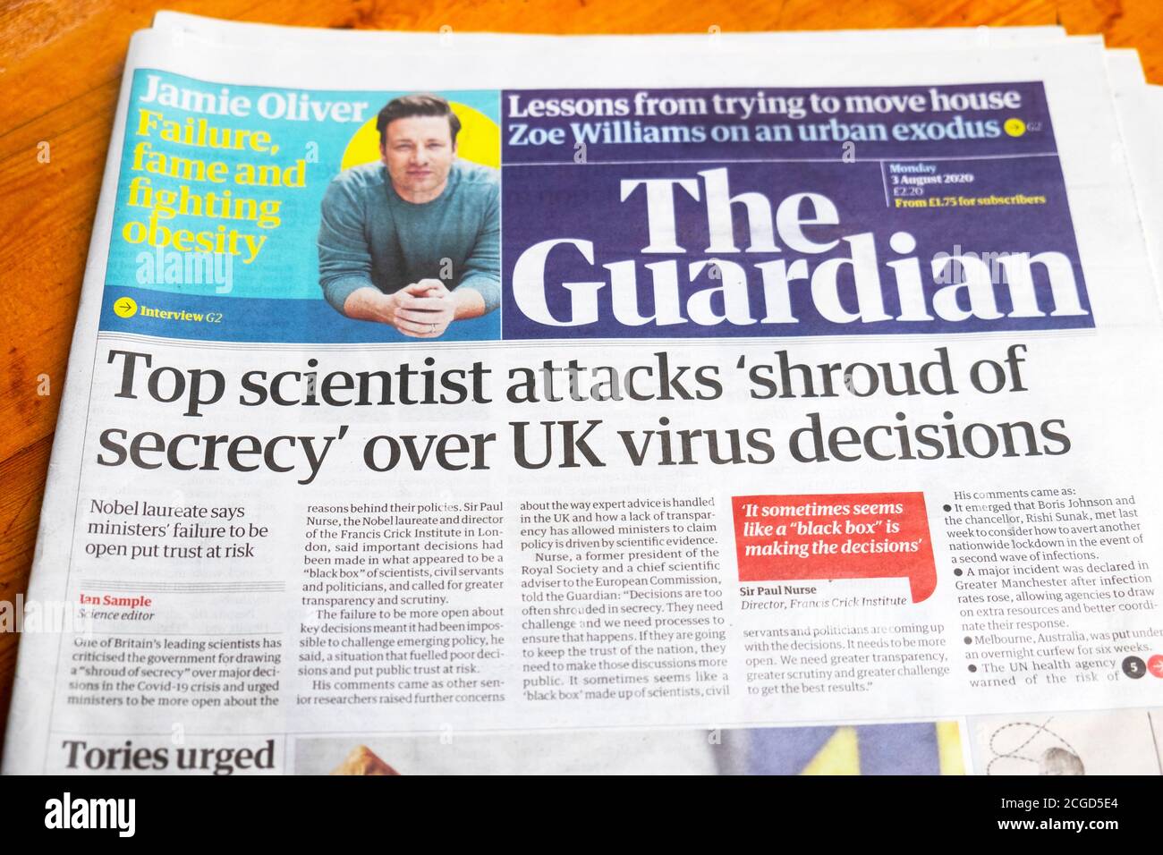 „Spitzenwissenschaftler attackiert „Geheimniskrämerei“ wegen britischer Virenentscheidungen“ Guardian Titelseite Zeitung Überschrift 3 August 2020 London England VEREINIGTES KÖNIGREICH Stockfoto