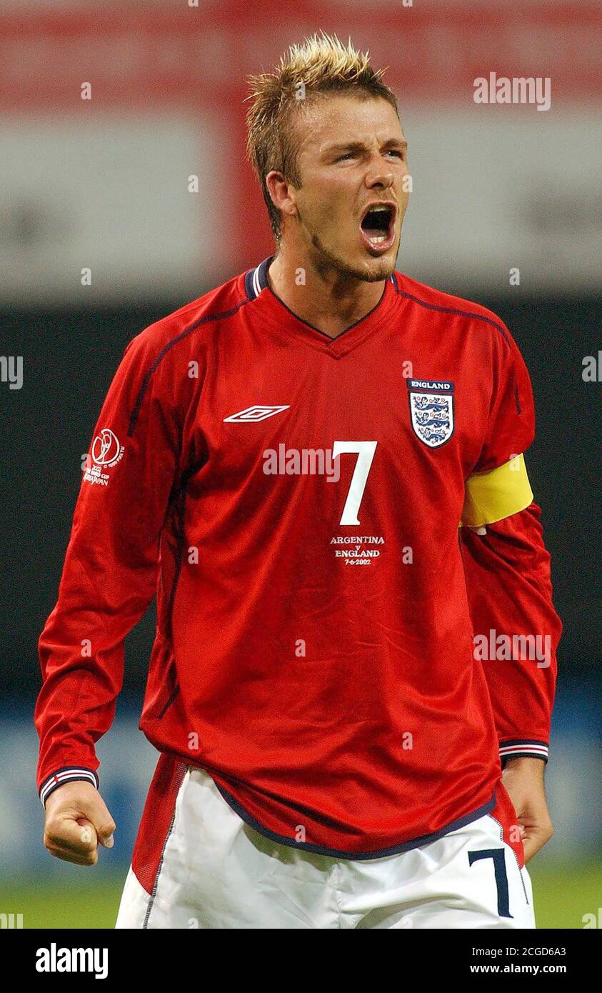 DAVID BECKHAM ENGLAND GEGEN ARGENTINIEN JAPAN WELTMEISTERSCHAFT, SAPPORO STADION, JAPAN - 07 JUN 2002 FOTORECHTE : © MARK PAIN / ALAMY STOCK FOTO Stockfoto