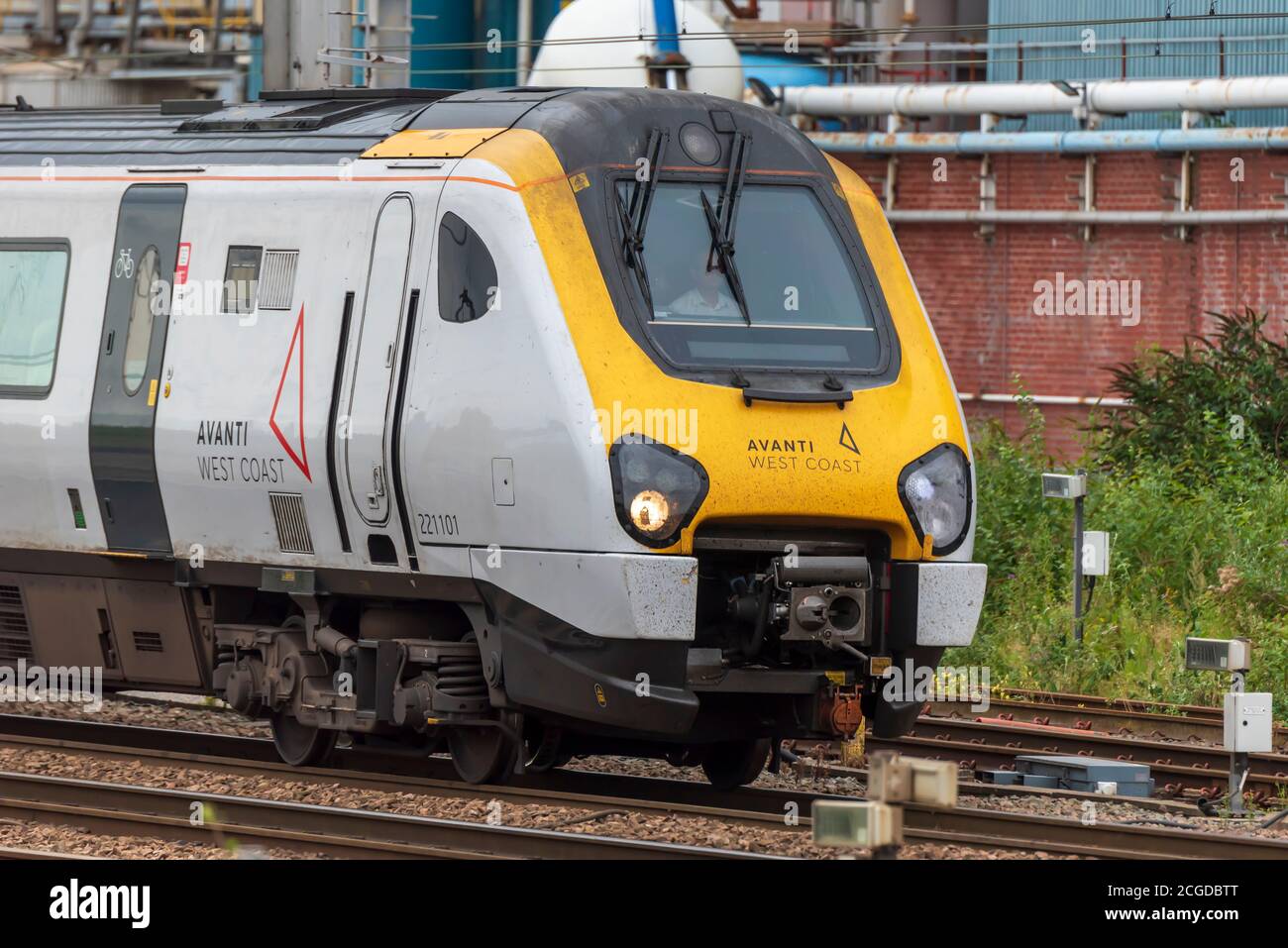 Avanti West Coast Voyager Dieselzug von Warrington Bank Quay Station. Train Avanti Lackierung. Stockfoto